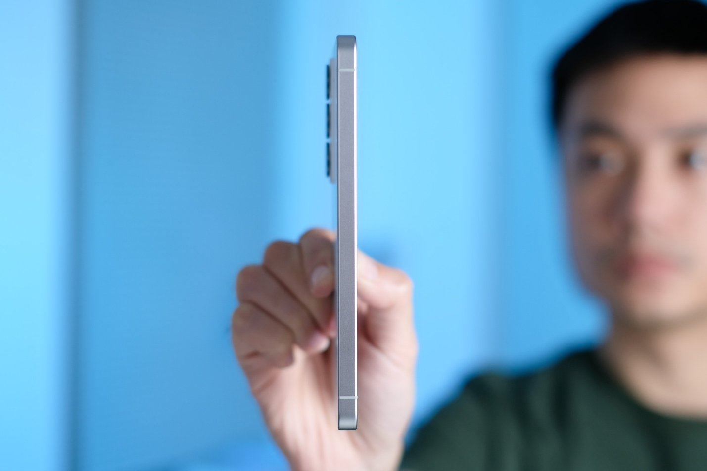 Galaxy S26 v&agrave; S26+ cho thấy smartphone nhỏ gọn vẫn &ldquo;đủ đ&ocirc;&rdquo; - Ảnh 1.