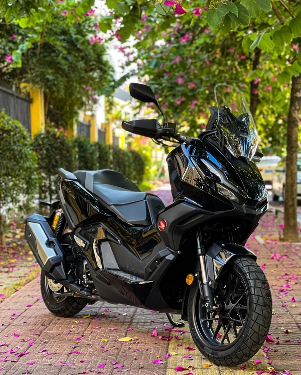 Honda ADV350 tại Việt Nam có giá lăn bánh gần 176 triệu đồng, vì sao vẫn khiến người chơi xe sẵn sàng xuống tiền? - Ảnh 1.