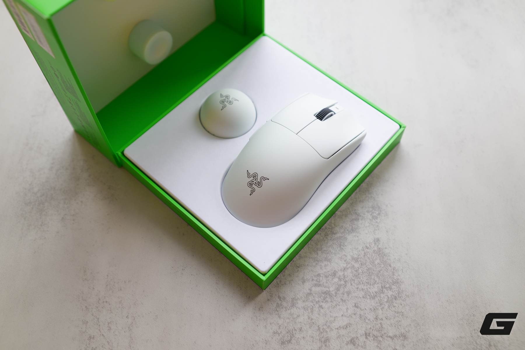 Tr&ecirc;n tay Razer Viper V4 Pro: Khi chuột esports tiến gần hơn tới giới hạn &ldquo;kh&ocirc;ng độ trễ&rdquo;- Ảnh 3.