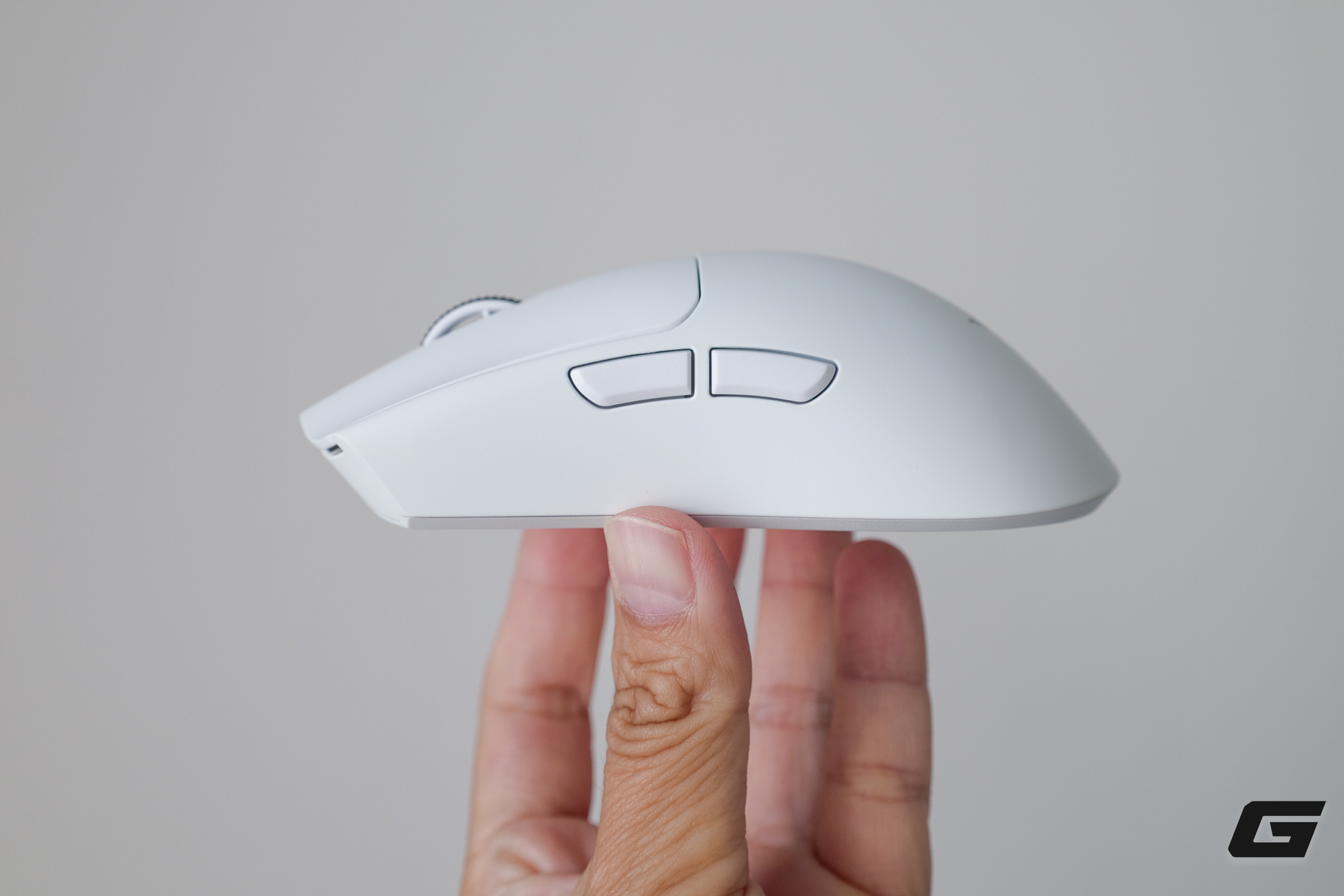 Tr&ecirc;n tay Razer Viper V4 Pro: Khi chuột esports tiến gần hơn tới giới hạn &ldquo;kh&ocirc;ng độ trễ&rdquo;- Ảnh 10.