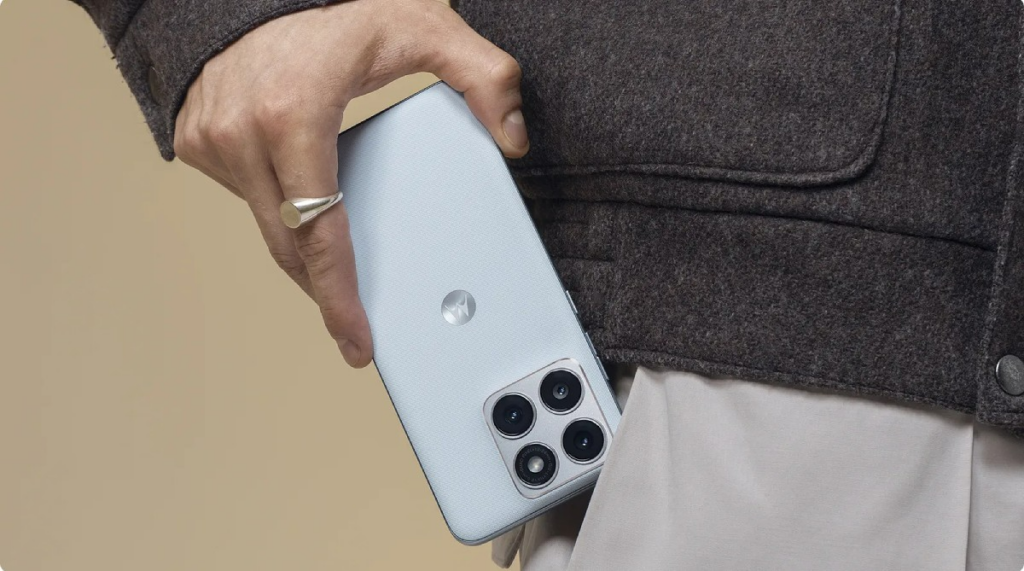 Motorola Edge 70 Fusion ra mắt: Thiết kế siêu mỏng 7,2mm, màn hình OLED 144Hz sáng 5.200 nit, bản Ấn Độ pin tới 7.000mAh 21 Motorola Edge 70 Fusion ra mắt: Thiết kế siêu mỏng 7,2mm, màn hình OLED 144Hz sáng 5.200 nit, bản Ấn Độ pin tới 7.000mAh - Ảnh 2.