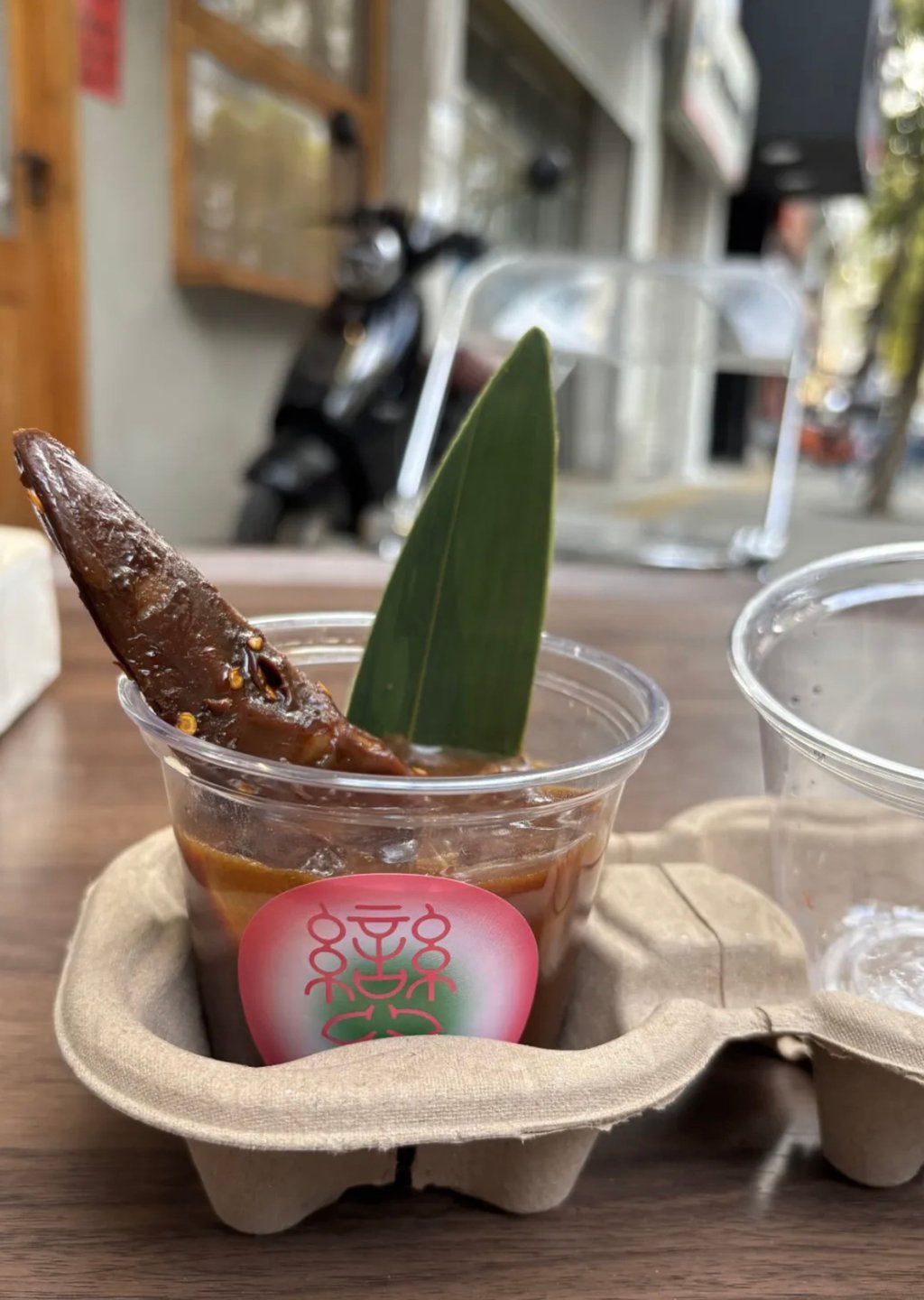 Quán cà phê Trung Quốc gây sốc với Americano trứng luộc nước tiểu trẻ em và tranh cãi dữ dội trên mạng xã hội - Ảnh 2.