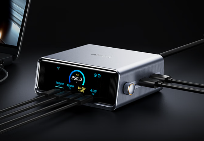 Anker ra mắt sạc để b&agrave;n 250W Pro+ gi&aacute; khoảng 3 triệu đồng: 6 cổng, m&agrave;n h&igrave;nh LCD, sạc MacBook Pro 16 inch ở 140W - Ảnh 1.