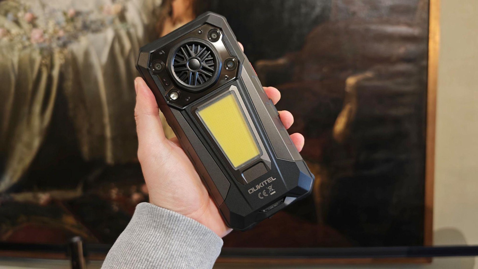 Oukitel WP63 gây kinh ngạc tại MWC 2026 khi tích hợp tính năng châm lửa độc đáo phục vụ mục đích sinh tồn- Ảnh 2.