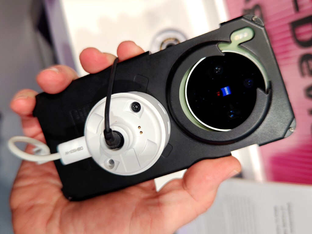 Lộ diện smartphone vivo pin 7.000mAh tại MWC 2026, c&oacute; thể l&agrave; X300 Max với chip Dimensity 9500 - Ảnh 1.