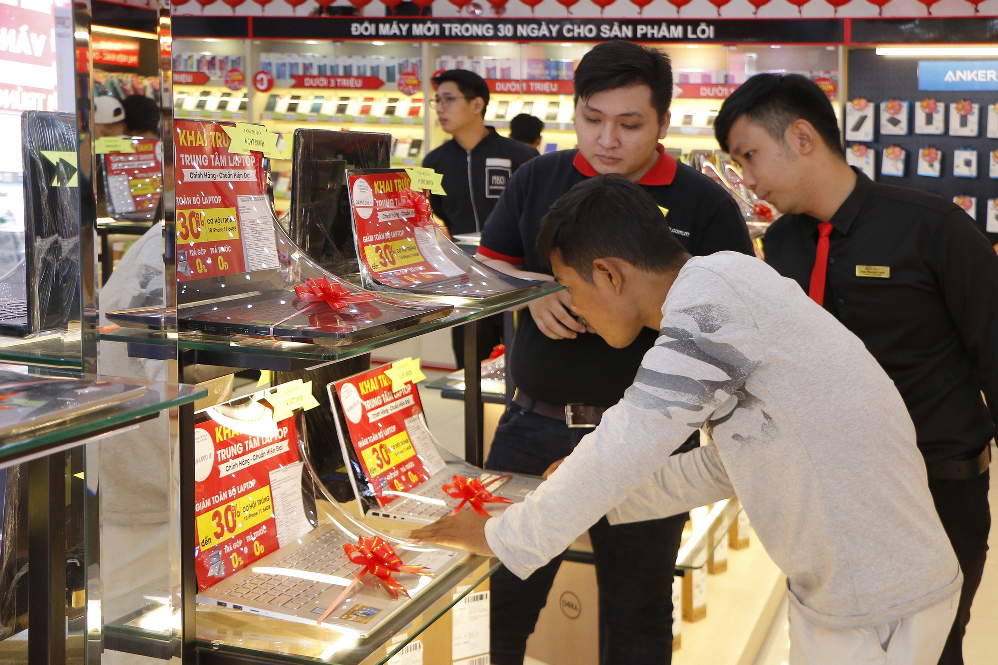 Từ X&ocirc;i Lạc TV đến phần mềm crack: V&igrave; sao nội dung &ldquo;lậu&rdquo; vẫn phổ biến? - Ảnh 1.