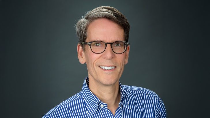 Chủ tịch Intel nghỉ hưu, mở đường cho chiến lược sản xuất chip mới - Ảnh 1.