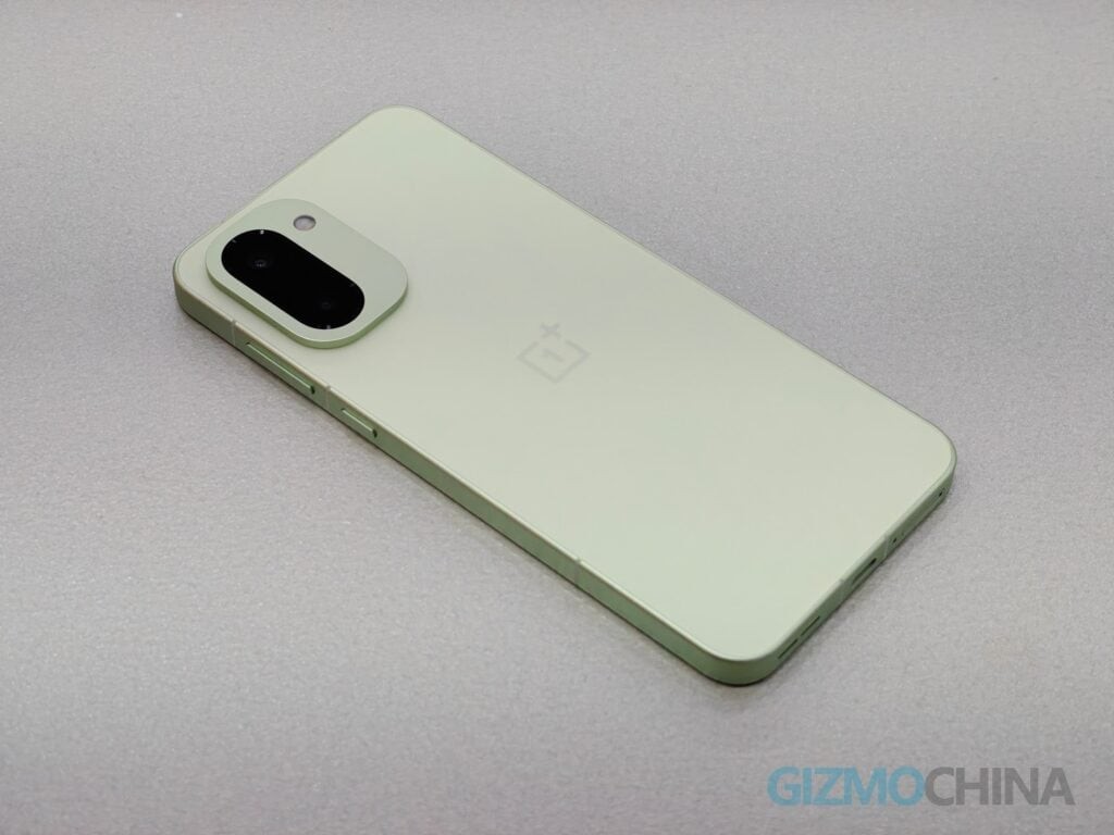 Nothing Phone (4a) Pro v&agrave; OnePlus 15R: Cuộc đối đầu giữa thiết kế độc đ&aacute;o v&agrave; hiệu năng đỉnh cao- Ảnh 3.