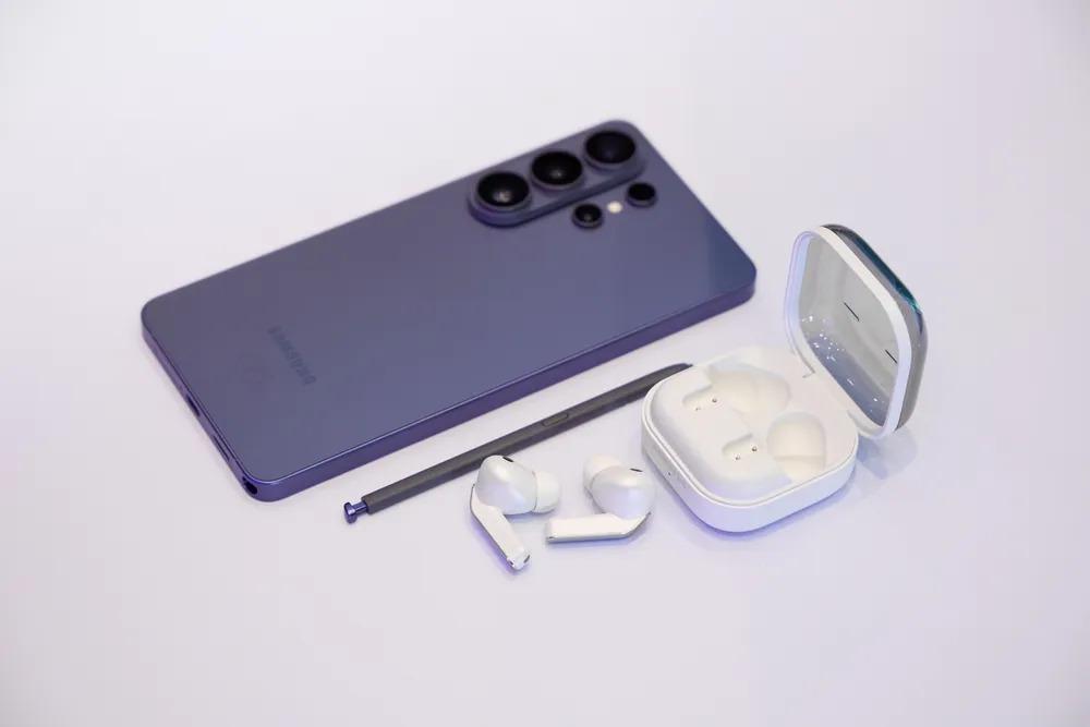 Galaxy S26 Ultra: chip mạnh hơn đến 39%, tản nhiệt và RAM lớn - Ảnh 1. Galaxy S26 Ultra: chip mạnh hơn đến 39%, tản nhiệt và RAM lớn - Ảnh 1.