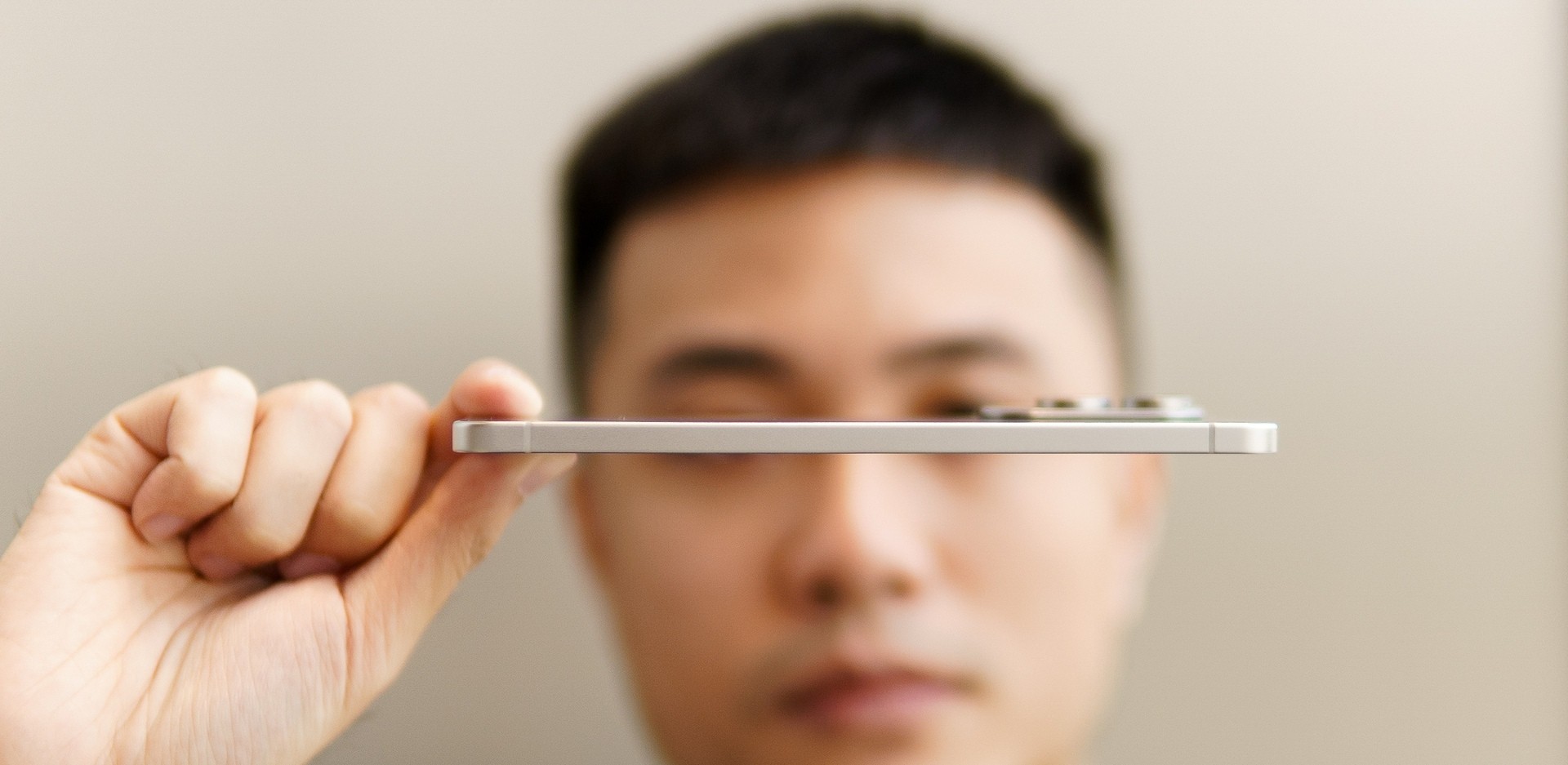 Xu hướng smartphone si&ecirc;u mỏng đang quay trở lại, nhưng mỏng kh&ocirc;ng c&oacute; l&agrave; đủ? - Ảnh 10.