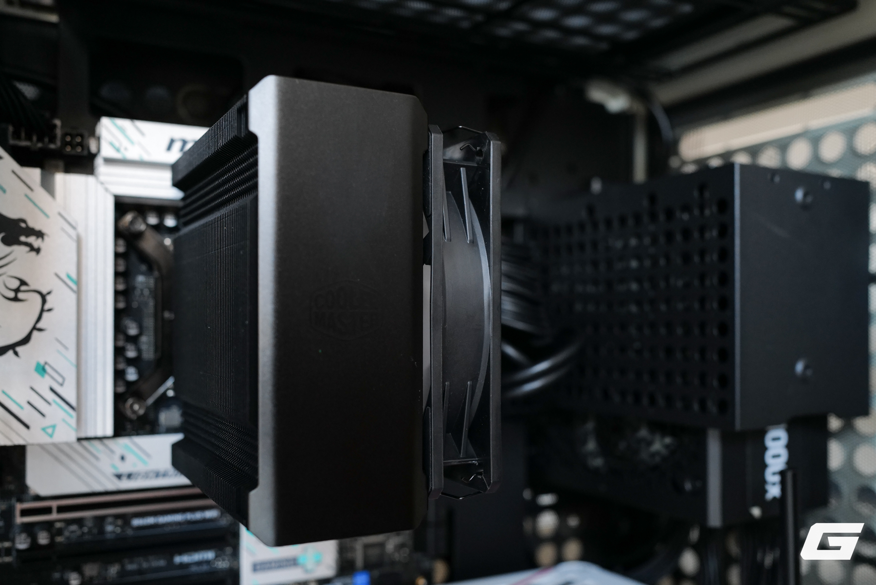 Tr&ecirc;n tay Hyper 212 3DHP Black ARGB: Tản kh&iacute; &ldquo;quốc d&acirc;n&rdquo; t&aacute;i xuất với kiến tr&uacute;c tản nhiệt 3D - Ảnh 9.