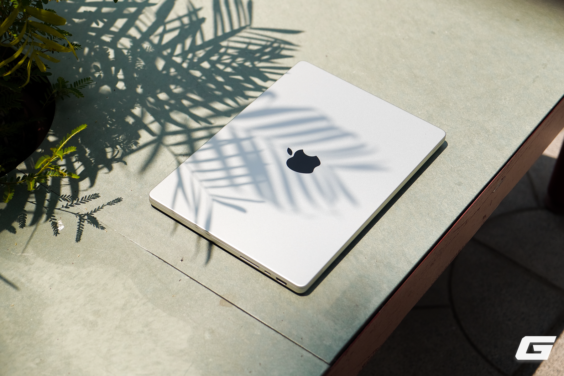 Đại diện Apple: Với M5 Pro v&agrave; M5 Max, AI c&oacute; thể chạy trực tiếp, kh&ocirc;ng cần cloud v&agrave; kh&ocirc;ng c&oacute; chi ph&iacute; token- Ảnh 2.