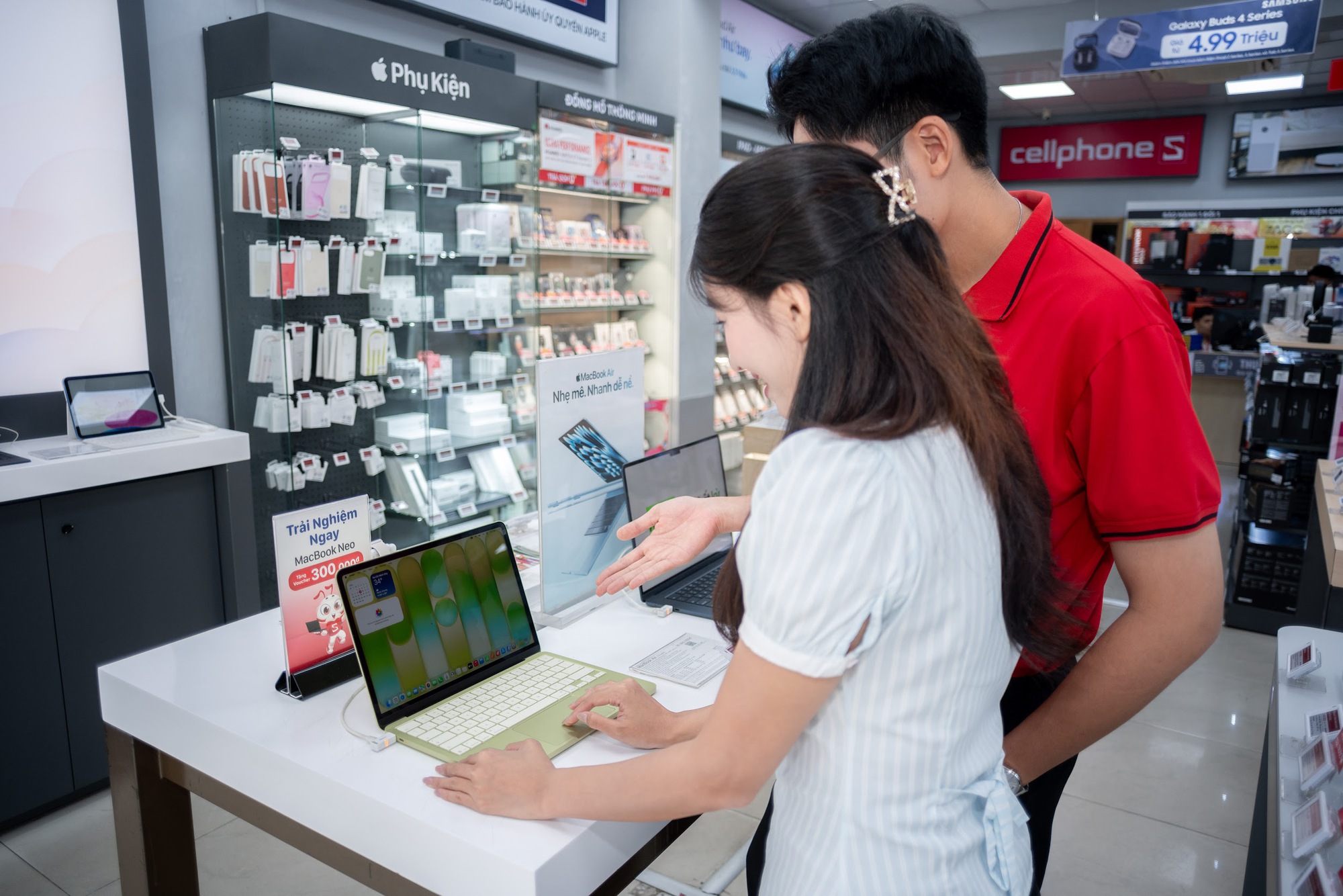 MacBook Neo lên kệ CellphoneS, giá từ 16 triệu dành cho học sinh - sinh viên - Ảnh 3. MacBook Neo lên kệ CellphoneS, giá từ 16 triệu dành cho học sinh - sinh viên - Ảnh 3.