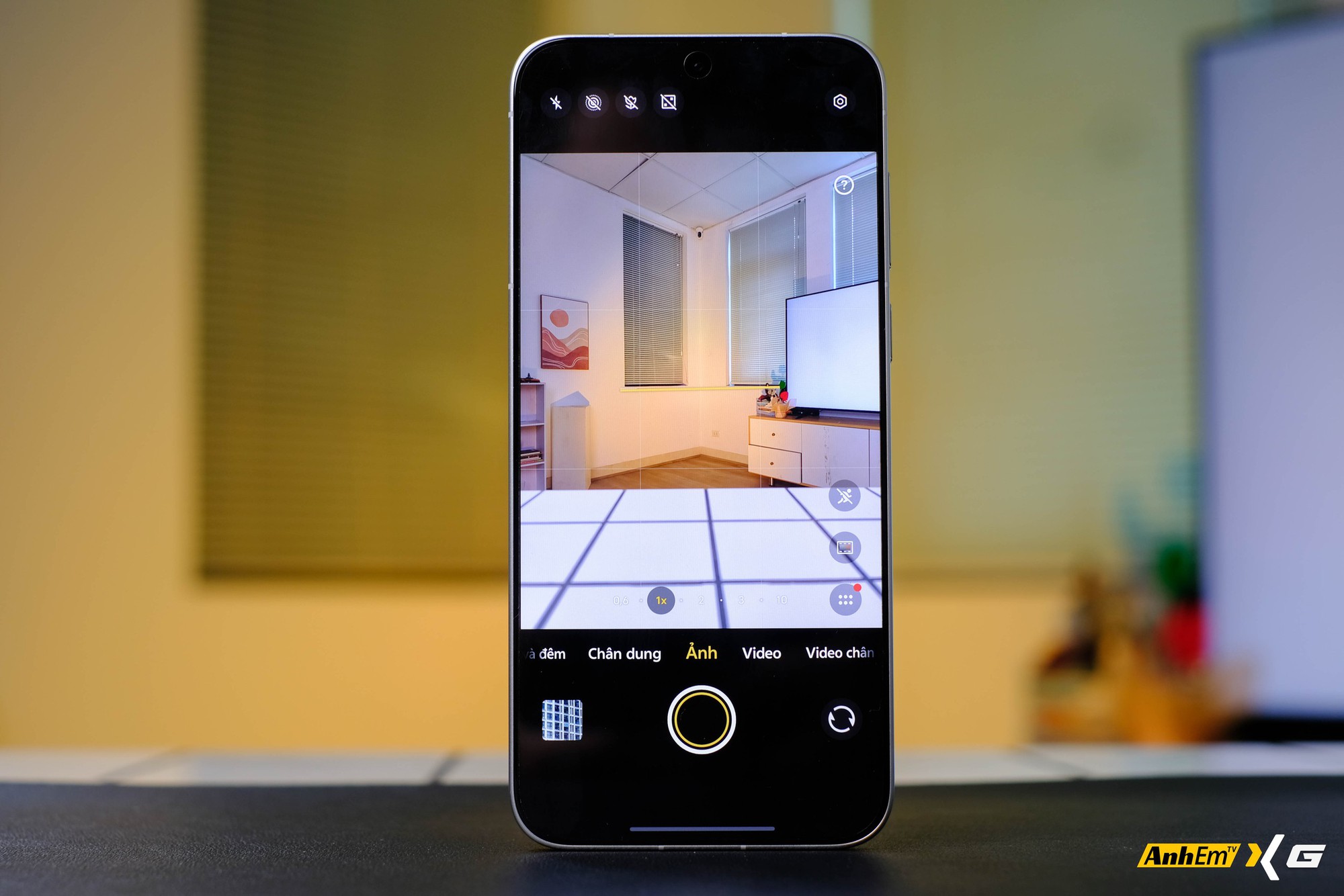 Tr&ecirc;n tay vivo X300s tại Việt Nam: Nhẹ nh&agrave;ng hơn bản Ultra nhưng pin c&ograve;n &ldquo;tr&acirc;u&rdquo; hơn - Ảnh 20.