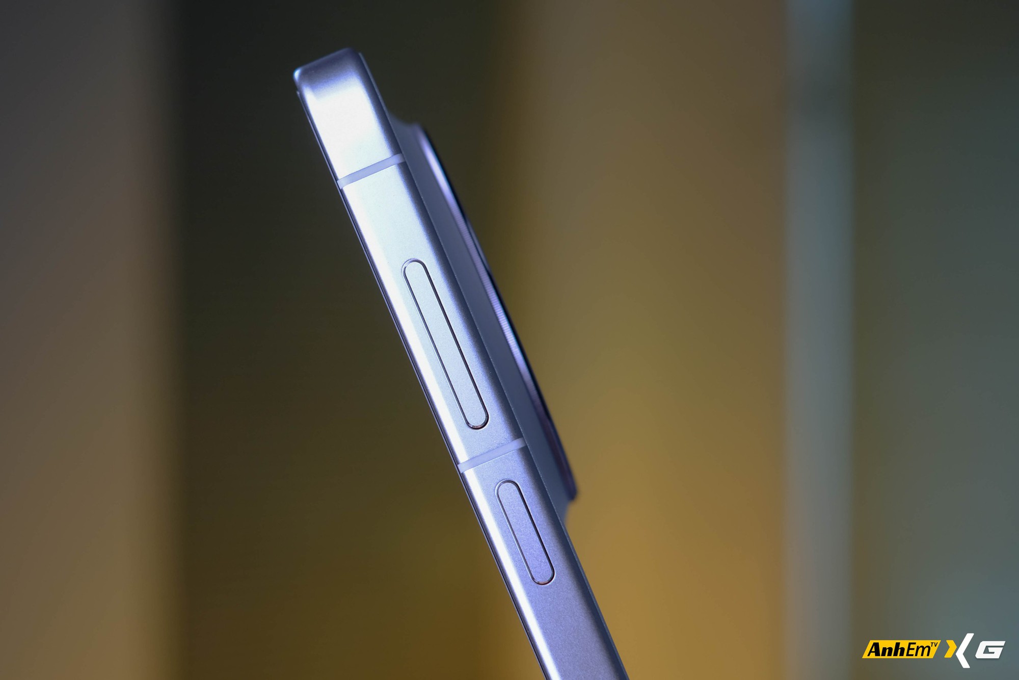 Tr&ecirc;n tay vivo X300s tại Việt Nam: Nhẹ nh&agrave;ng hơn bản Ultra nhưng pin c&ograve;n &ldquo;tr&acirc;u&rdquo; hơn - Ảnh 19.