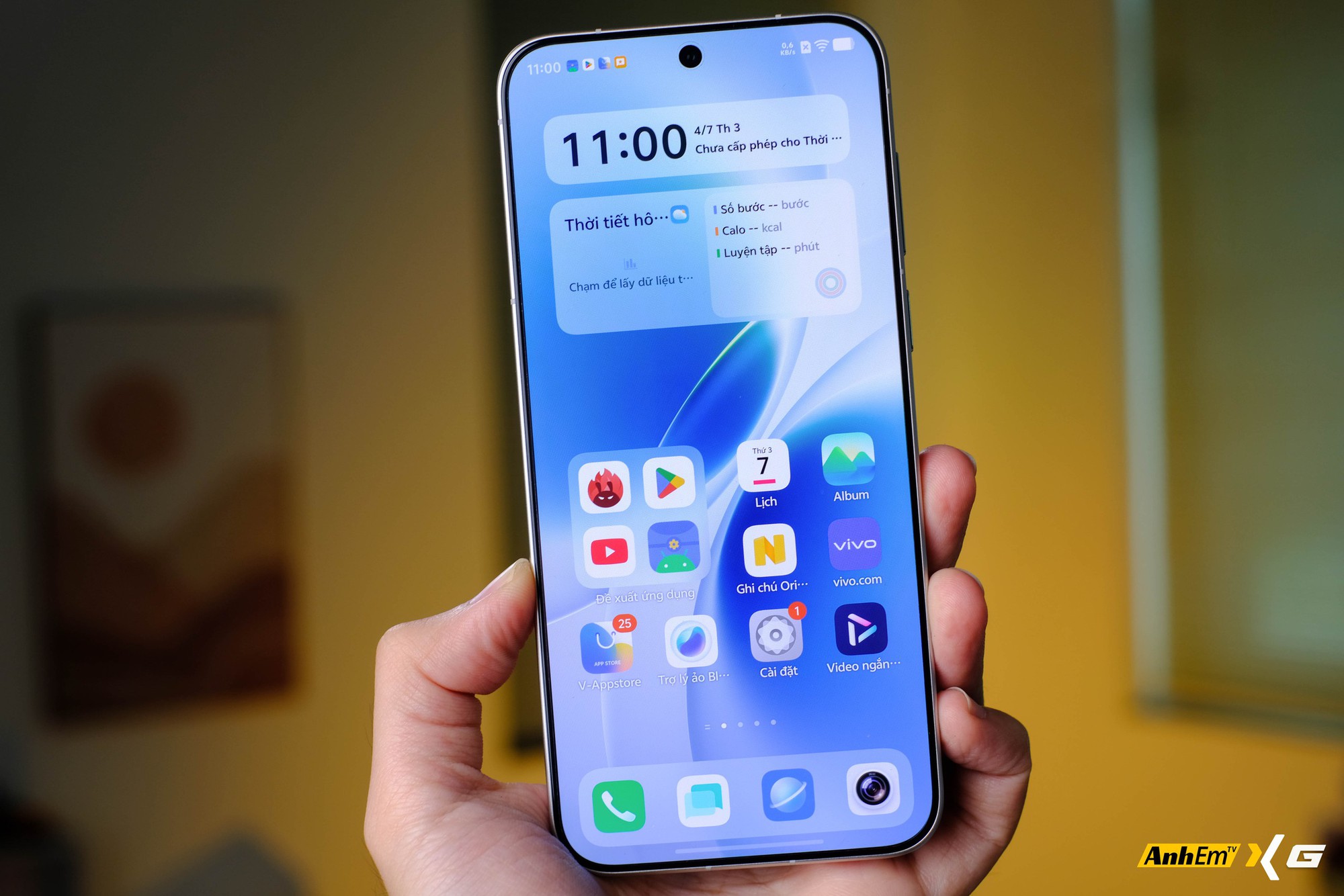 Tr&ecirc;n tay vivo X300s tại Việt Nam: Nhẹ nh&agrave;ng hơn bản Ultra nhưng pin c&ograve;n &ldquo;tr&acirc;u&rdquo; hơn - Ảnh 18.