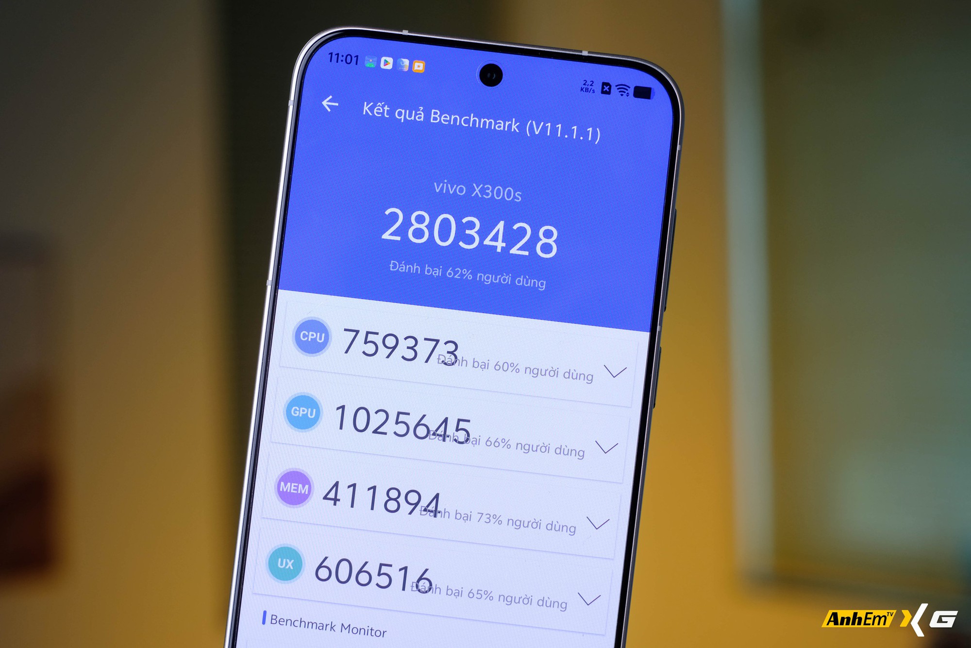 Tr&ecirc;n tay vivo X300s tại Việt Nam: Nhẹ nh&agrave;ng hơn bản Ultra nhưng pin c&ograve;n &ldquo;tr&acirc;u&rdquo; hơn - Ảnh 17.