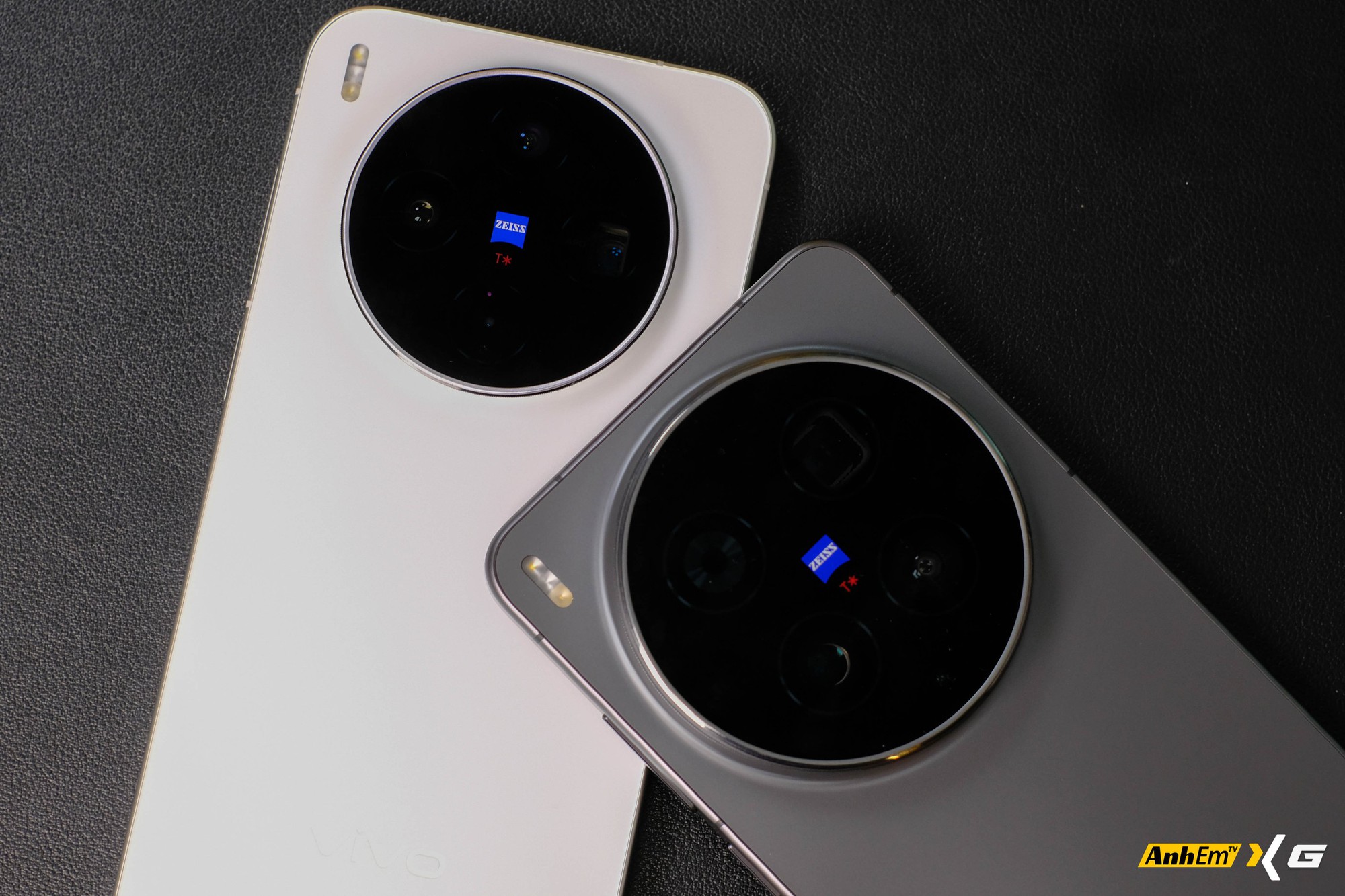 Tr&ecirc;n tay vivo X300s tại Việt Nam: Nhẹ nh&agrave;ng hơn bản Ultra nhưng pin c&ograve;n &ldquo;tr&acirc;u&rdquo; hơn - Ảnh 15.