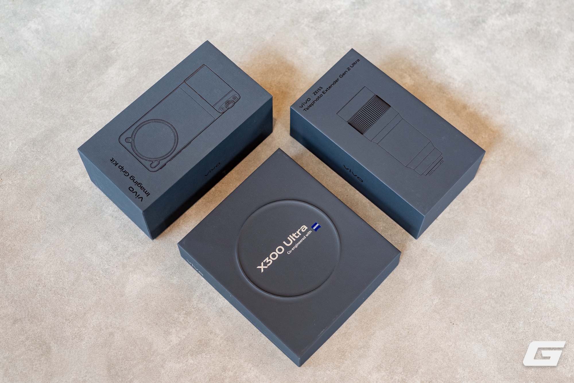 Cận cảnh vivo X300 Ultra ch&iacute;nh h&atilde;ng tại Việt Nam: &ldquo;Tr&ugrave;m cuối&rdquo; camera th&igrave; c&oacute; g&igrave; kh&aacute;c biệt? - Ảnh 2.