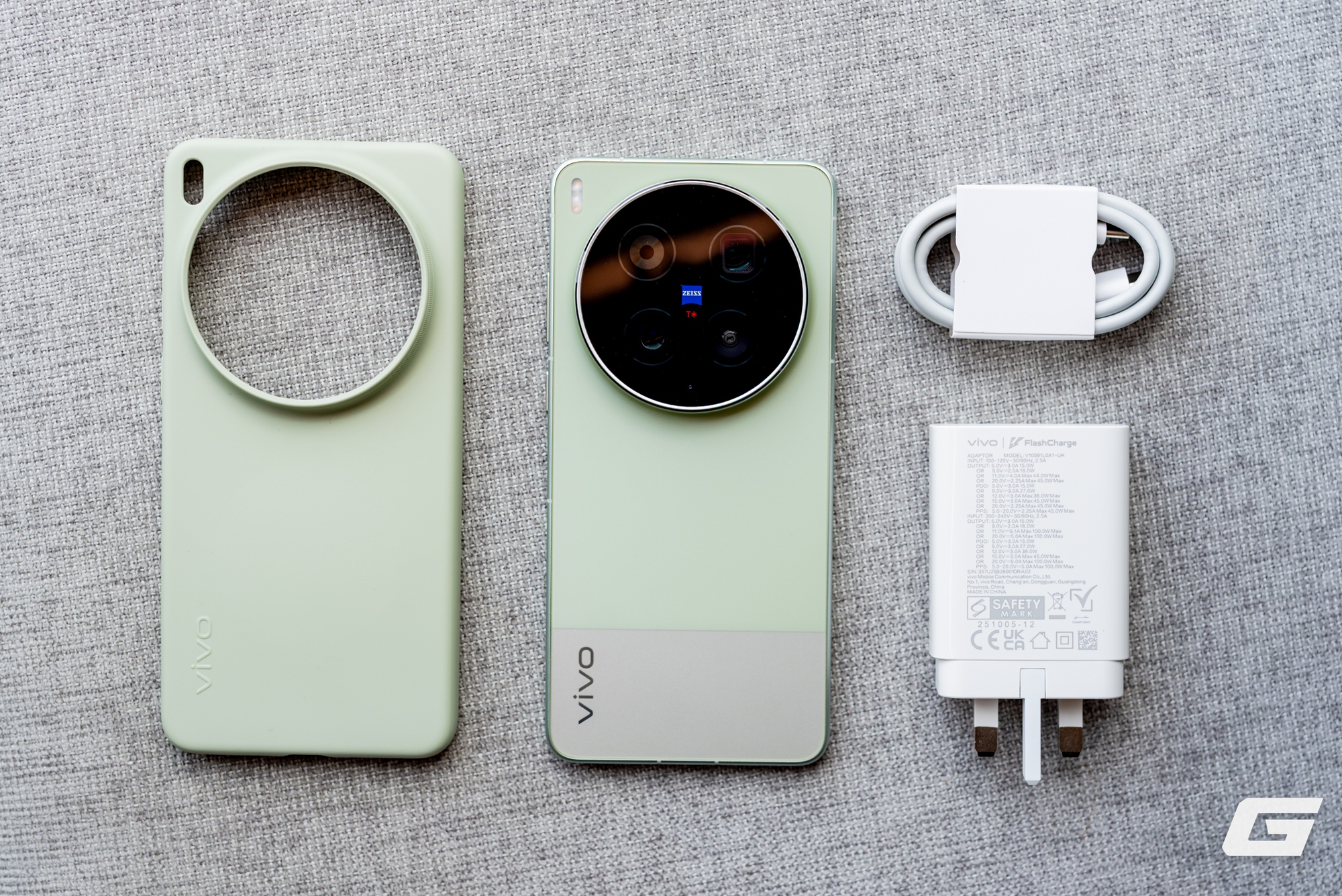 Cận cảnh vivo X300 Ultra ch&iacute;nh h&atilde;ng tại Việt Nam: &ldquo;Tr&ugrave;m cuối&rdquo; camera th&igrave; c&oacute; g&igrave; kh&aacute;c biệt? - Ảnh 5.