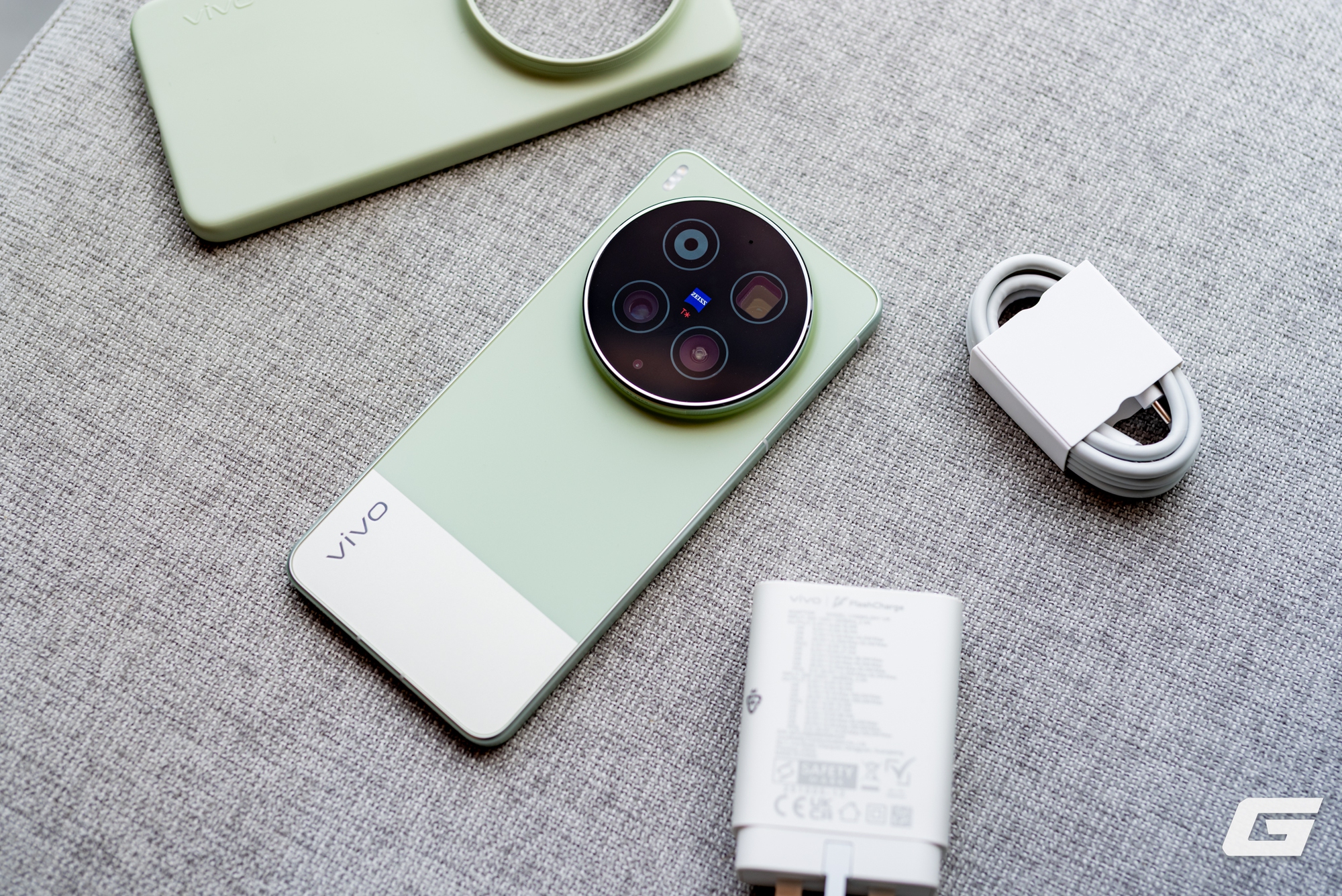 Cận cảnh vivo X300 Ultra ch&iacute;nh h&atilde;ng tại Việt Nam: &ldquo;Tr&ugrave;m cuối&rdquo; camera th&igrave; c&oacute; g&igrave; kh&aacute;c biệt? - Ảnh 1.