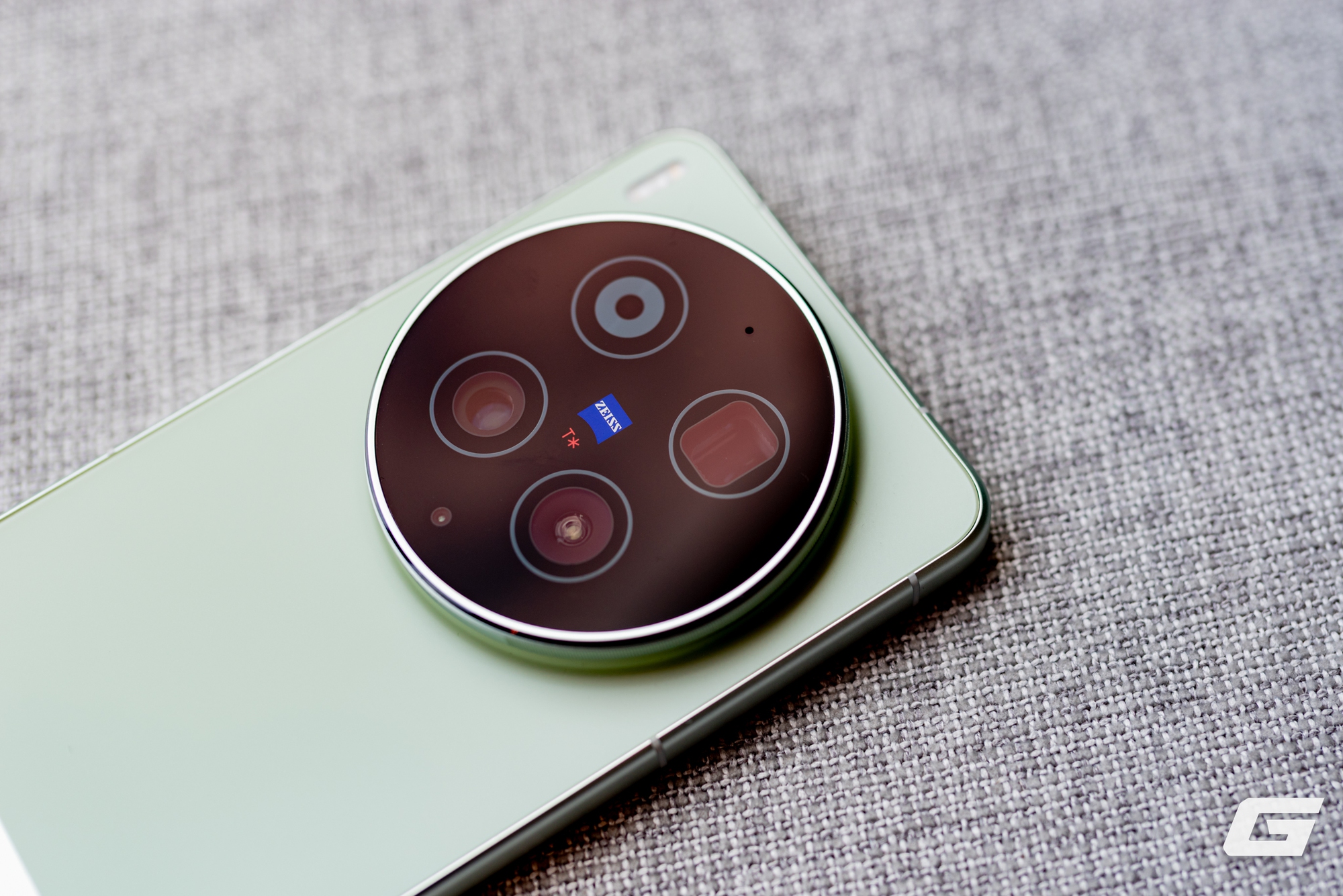 Cận cảnh vivo X300 Ultra ch&iacute;nh h&atilde;ng tại Việt Nam: &ldquo;Tr&ugrave;m cuối&rdquo; camera th&igrave; c&oacute; g&igrave; kh&aacute;c biệt? - Ảnh 37.