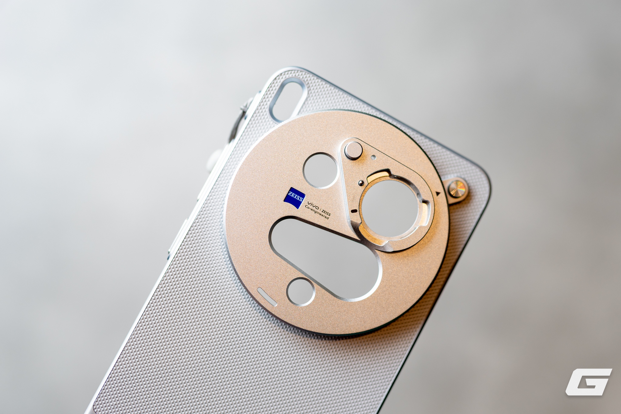 Cận cảnh vivo X300 Ultra ch&iacute;nh h&atilde;ng tại Việt Nam: &ldquo;Tr&ugrave;m cuối&rdquo; camera th&igrave; c&oacute; g&igrave; kh&aacute;c biệt? - Ảnh 20.