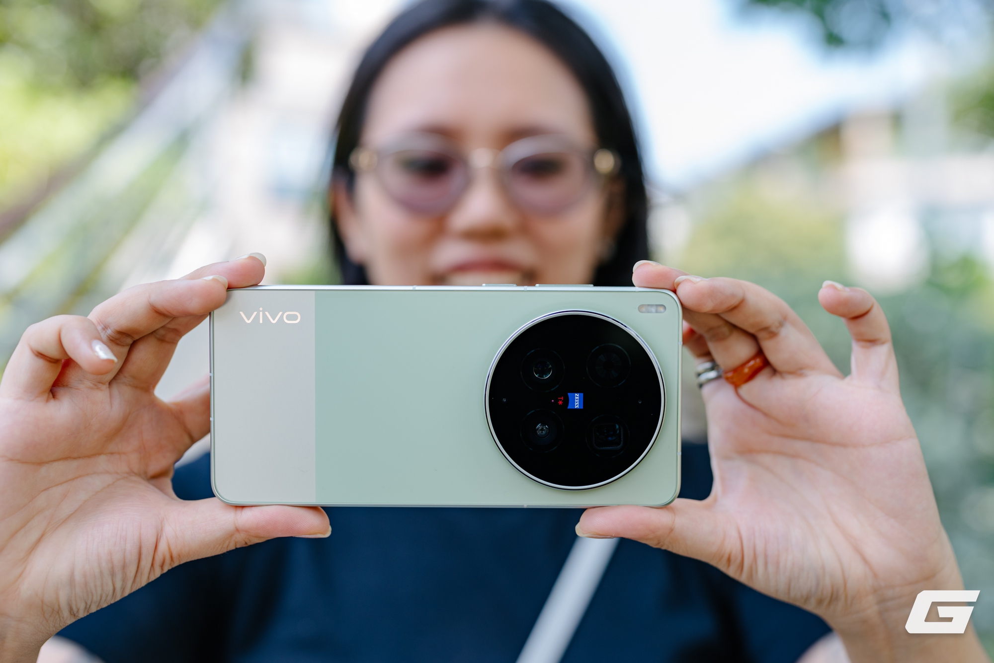 Cận cảnh vivo X300 Ultra ch&iacute;nh h&atilde;ng tại Việt Nam: &ldquo;Tr&ugrave;m cuối&rdquo; camera th&igrave; c&oacute; g&igrave; kh&aacute;c biệt? - Ảnh 53.
