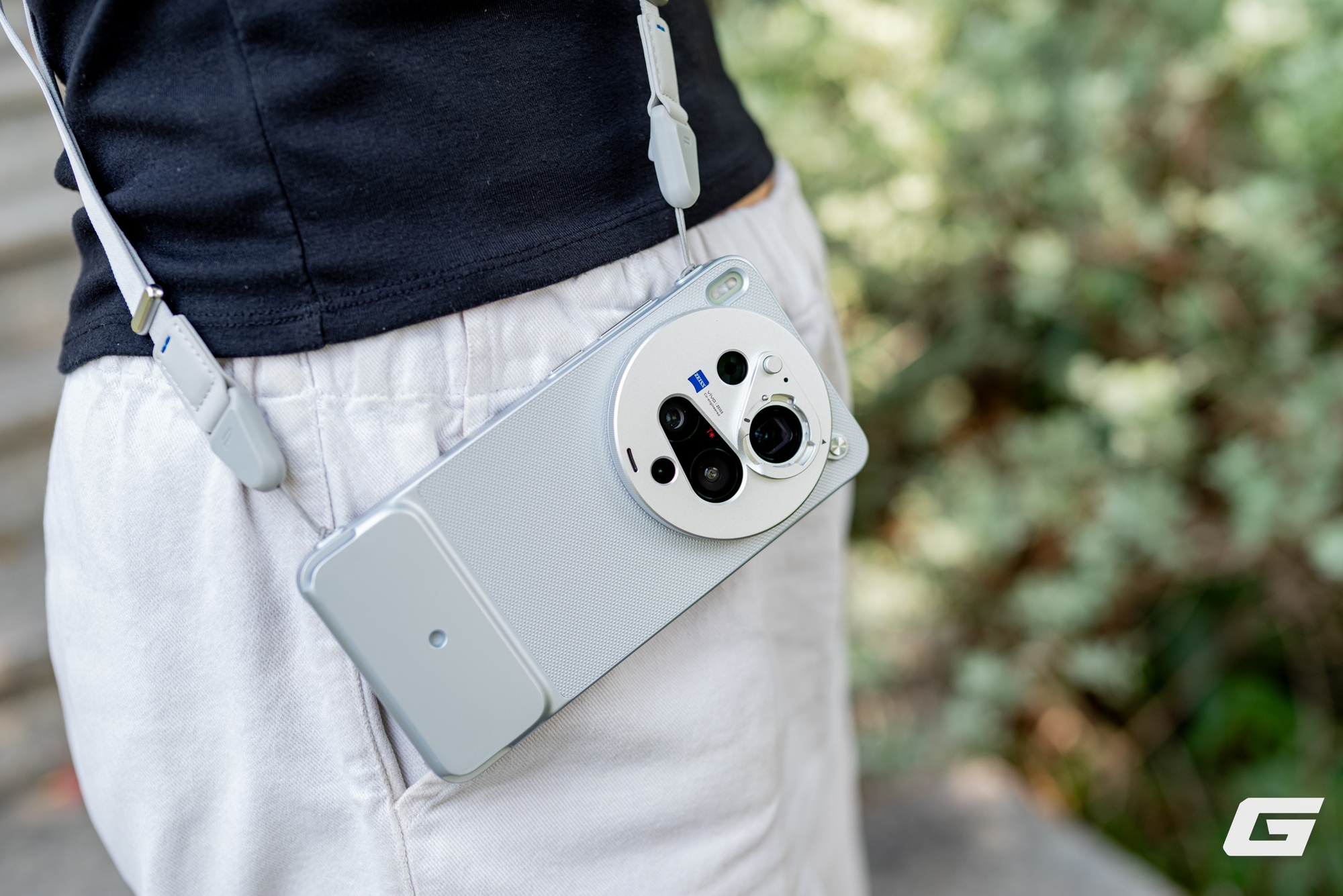 Cận cảnh vivo X300 Ultra ch&iacute;nh h&atilde;ng tại Việt Nam: &ldquo;Tr&ugrave;m cuối&rdquo; camera th&igrave; c&oacute; g&igrave; kh&aacute;c biệt? - Ảnh 28.