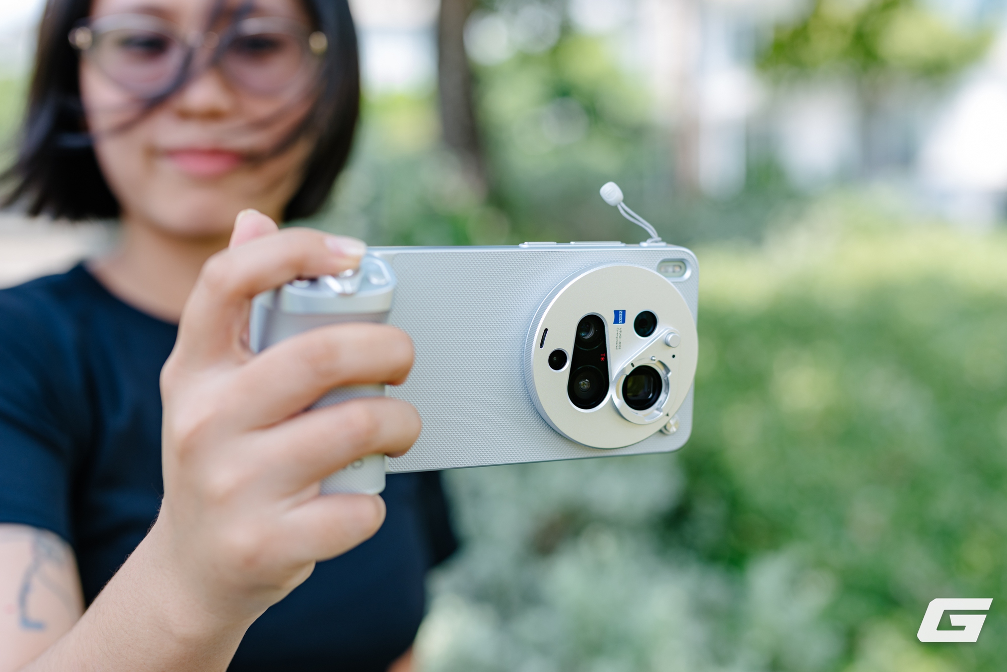 Cận cảnh vivo X300 Ultra ch&iacute;nh h&atilde;ng tại Việt Nam: &ldquo;Tr&ugrave;m cuối&rdquo; camera th&igrave; c&oacute; g&igrave; kh&aacute;c biệt? - Ảnh 39.