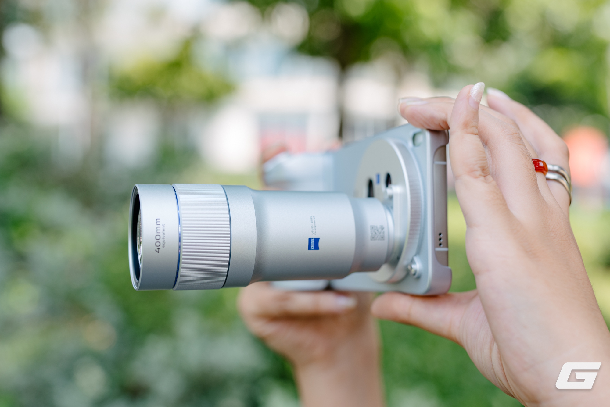 Cận cảnh vivo X300 Ultra ch&iacute;nh h&atilde;ng tại Việt Nam: &ldquo;Tr&ugrave;m cuối&rdquo; camera th&igrave; c&oacute; g&igrave; kh&aacute;c biệt? - Ảnh 35.