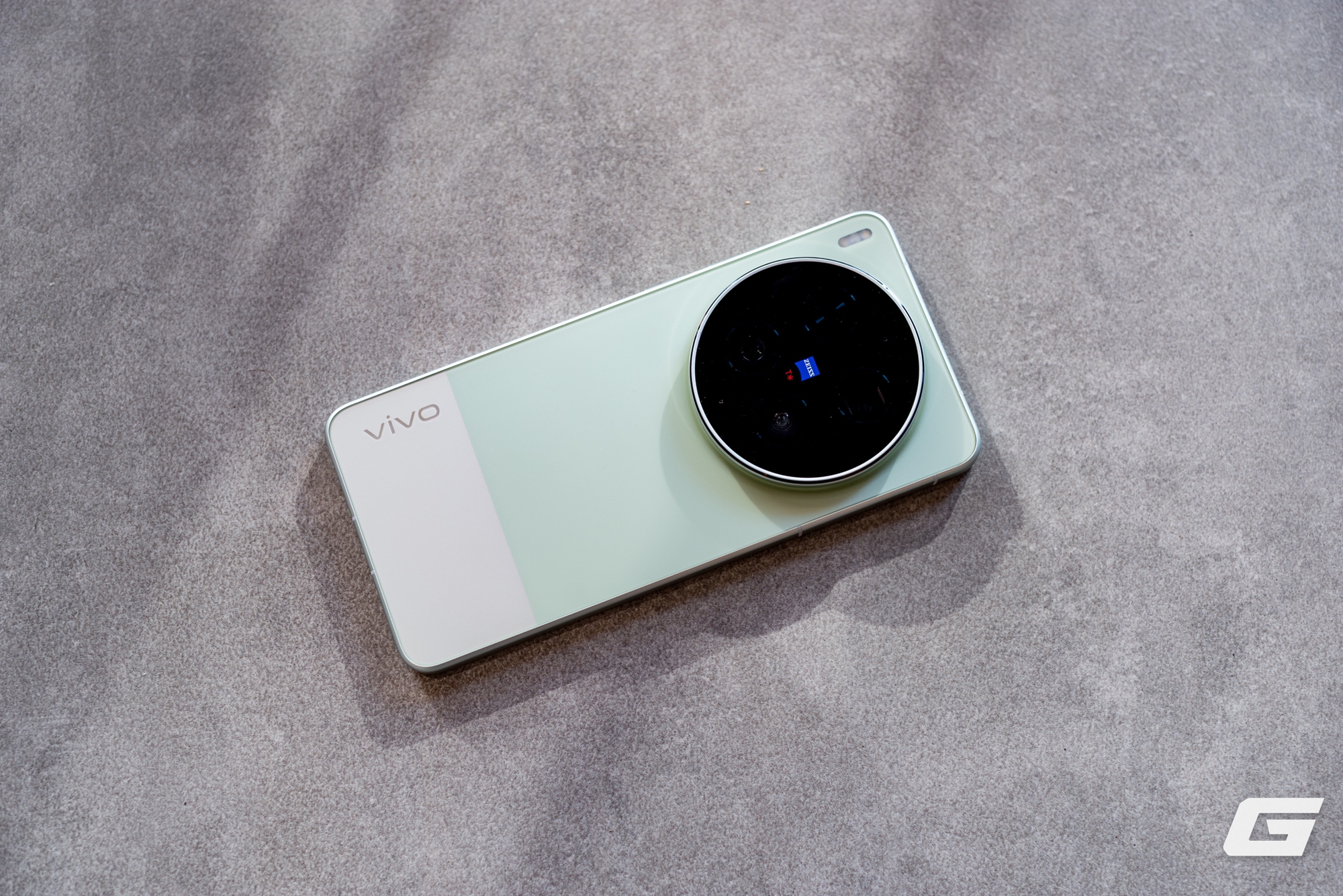 Cận cảnh vivo X300 Ultra ch&iacute;nh h&atilde;ng tại Việt Nam: &ldquo;Tr&ugrave;m cuối&rdquo; camera th&igrave; c&oacute; g&igrave; kh&aacute;c biệt? - Ảnh 4.