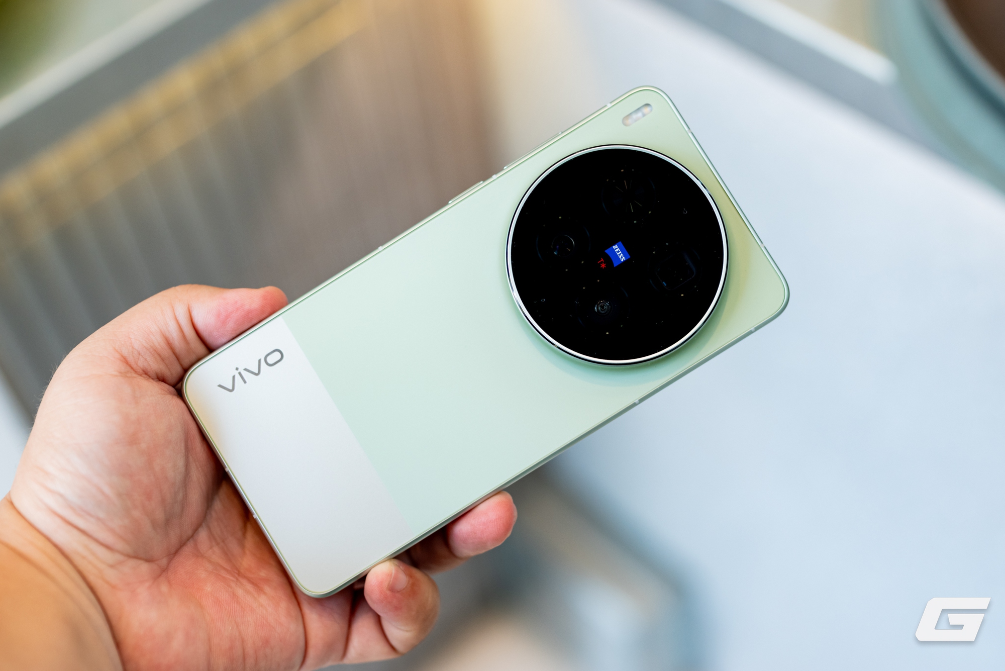 Cận cảnh vivo X300 Ultra ch&iacute;nh h&atilde;ng tại Việt Nam: &ldquo;Tr&ugrave;m cuối&rdquo; camera th&igrave; c&oacute; g&igrave; kh&aacute;c biệt? - Ảnh 12.