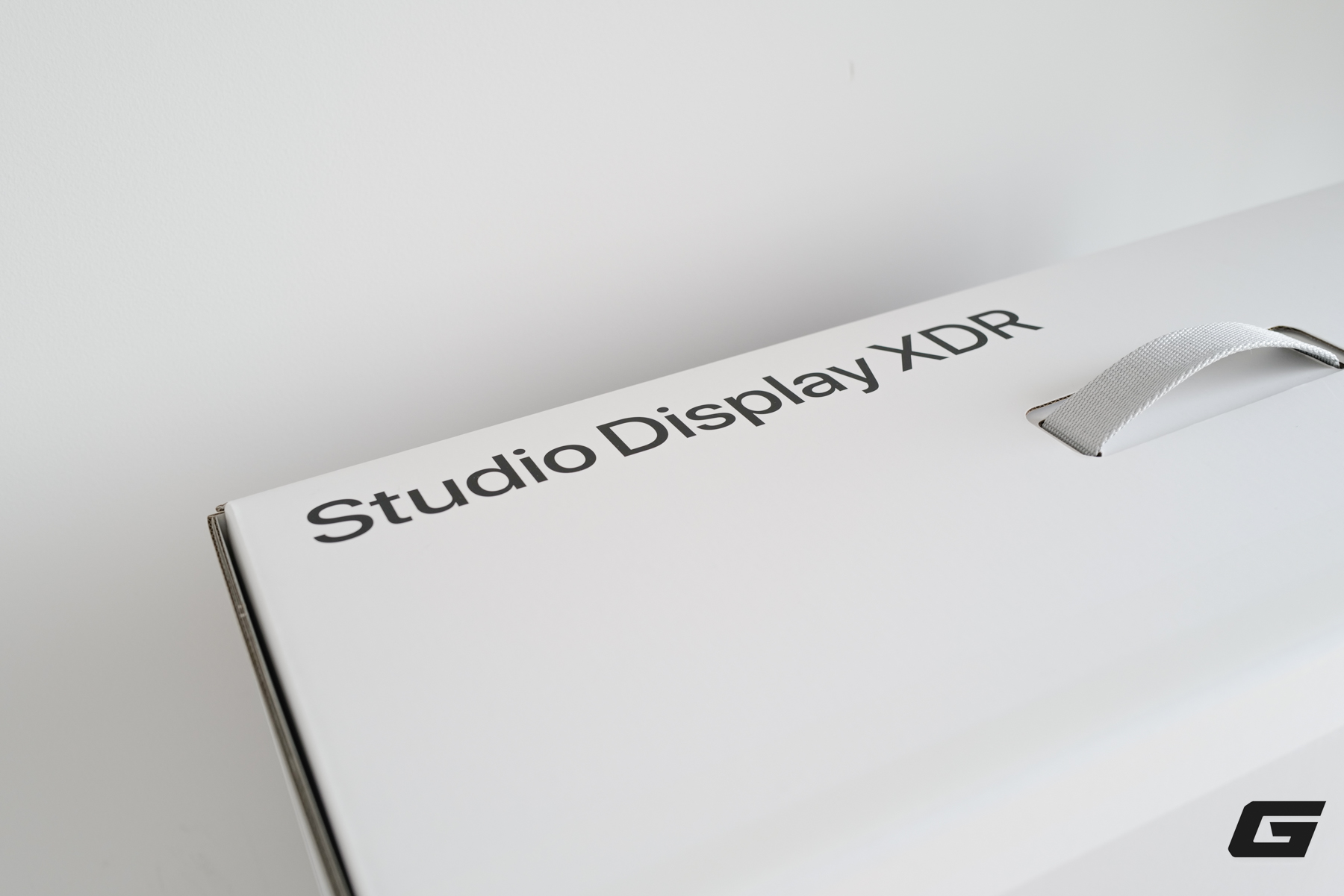 Tr&ecirc;n b&agrave;n Apple Studio Display XDR nano-texture: D&ugrave;ng rồi mới hiểu v&igrave; sao m&agrave;n h&igrave;nh Apple lu&ocirc;n c&oacute; sức h&uacute;t ri&ecirc;ng - Ảnh 2.