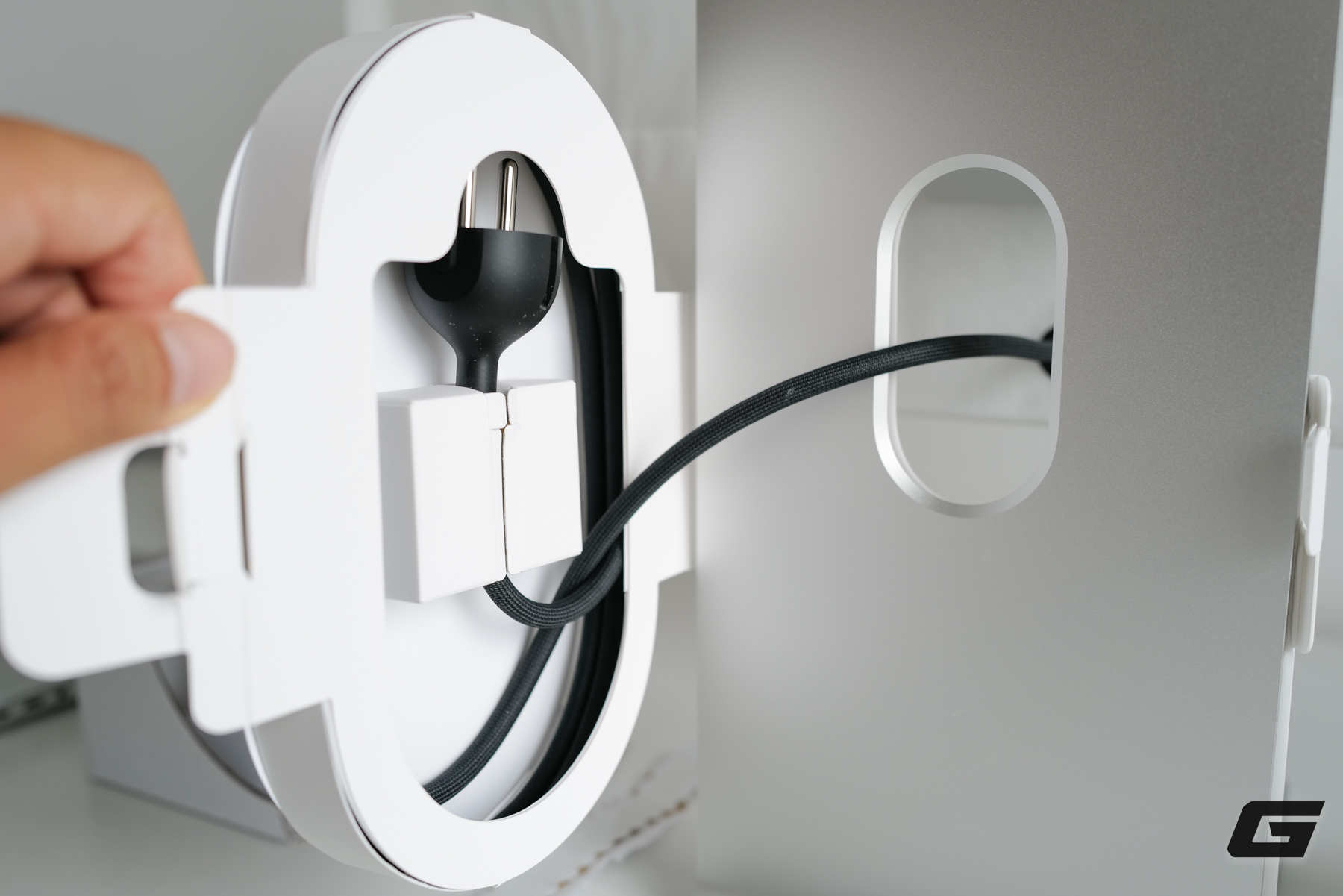 Tr&ecirc;n b&agrave;n Apple Studio Display XDR nano-texture: D&ugrave;ng rồi mới hiểu v&igrave; sao m&agrave;n h&igrave;nh Apple lu&ocirc;n c&oacute; sức h&uacute;t ri&ecirc;ng - Ảnh 9.