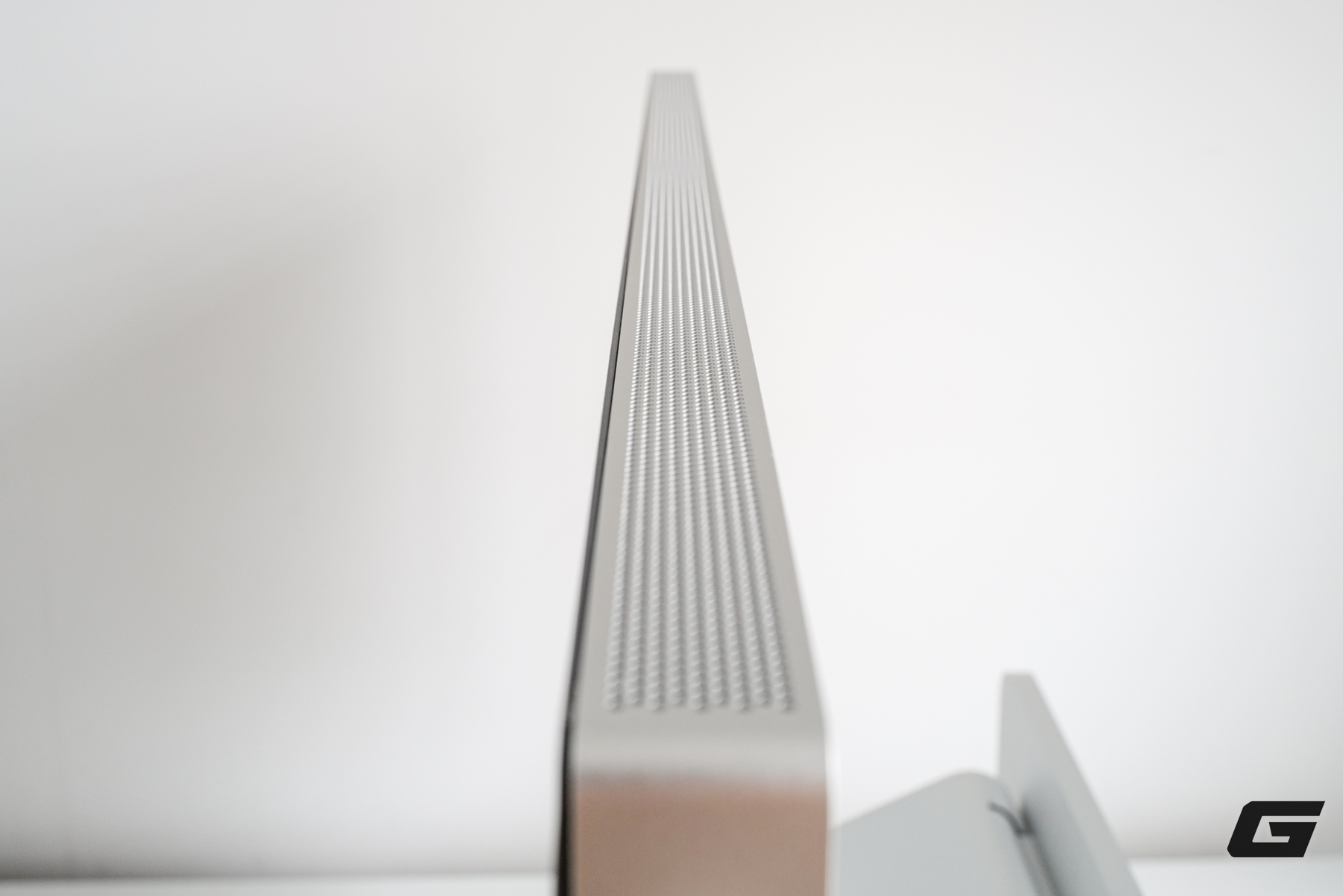 Tr&ecirc;n b&agrave;n Apple Studio Display XDR nano-texture: D&ugrave;ng rồi mới hiểu v&igrave; sao m&agrave;n h&igrave;nh Apple lu&ocirc;n c&oacute; sức h&uacute;t ri&ecirc;ng - Ảnh 28.