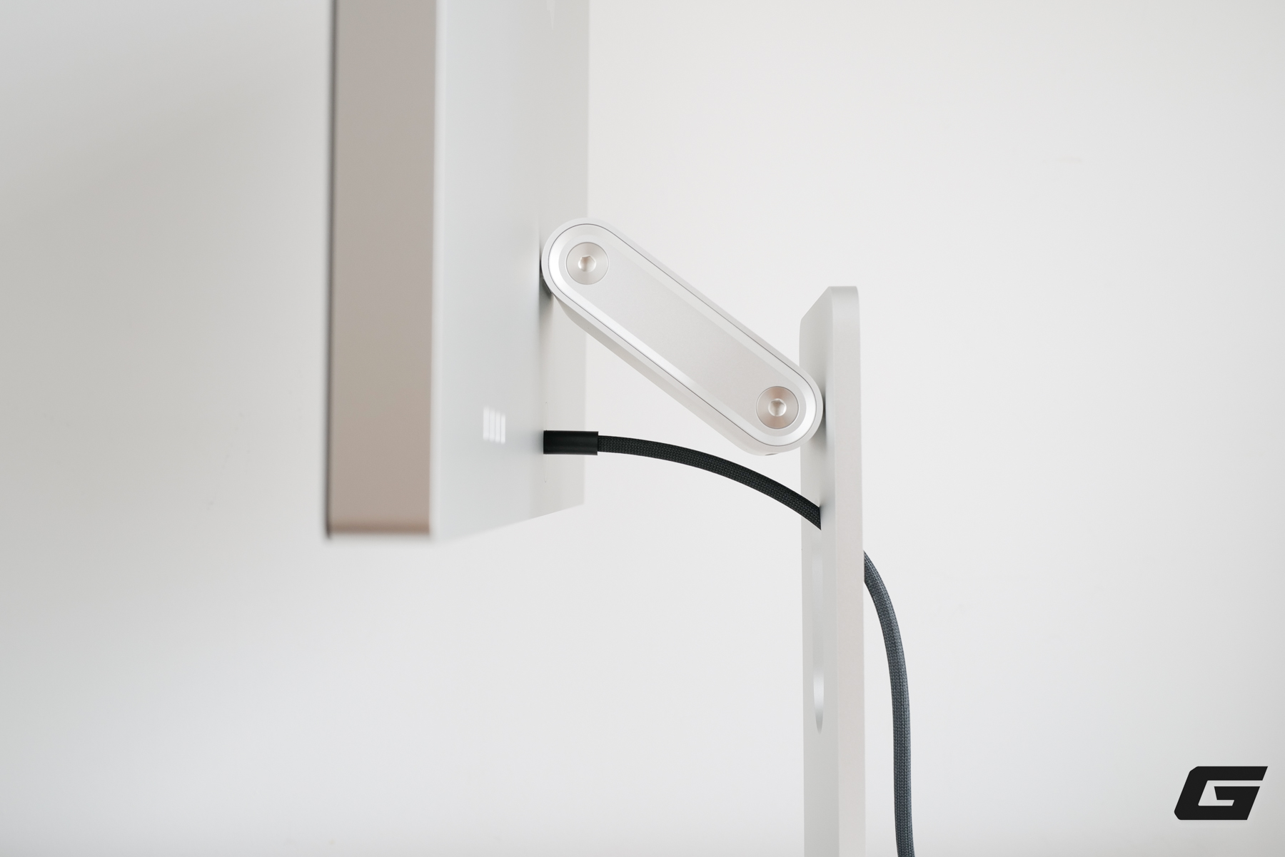 Tr&ecirc;n b&agrave;n Apple Studio Display XDR nano-texture: D&ugrave;ng rồi mới hiểu v&igrave; sao m&agrave;n h&igrave;nh Apple lu&ocirc;n c&oacute; sức h&uacute;t ri&ecirc;ng - Ảnh 18.