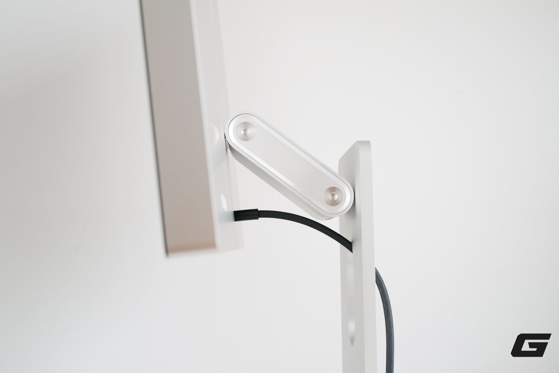 Tr&ecirc;n b&agrave;n Apple Studio Display XDR nano-texture: D&ugrave;ng rồi mới hiểu v&igrave; sao m&agrave;n h&igrave;nh Apple lu&ocirc;n c&oacute; sức h&uacute;t ri&ecirc;ng - Ảnh 17.