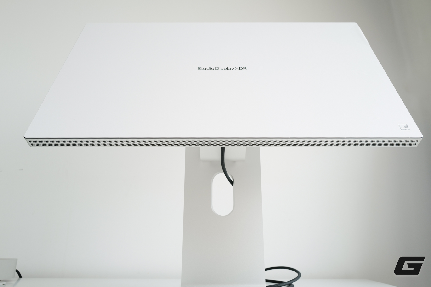 Tr&ecirc;n b&agrave;n Apple Studio Display XDR nano-texture: D&ugrave;ng rồi mới hiểu v&igrave; sao m&agrave;n h&igrave;nh Apple lu&ocirc;n c&oacute; sức h&uacute;t ri&ecirc;ng - Ảnh 23.