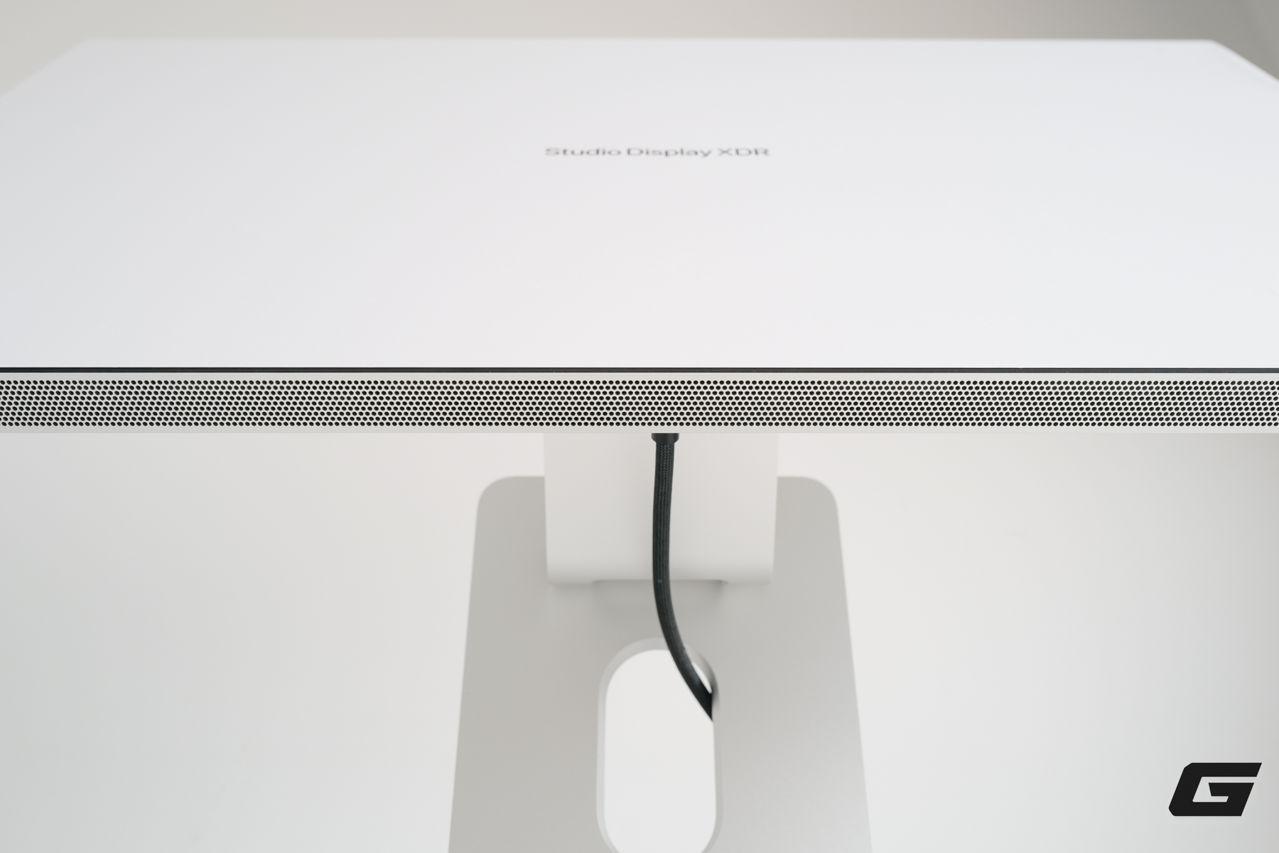 Tr&ecirc;n b&agrave;n Apple Studio Display XDR nano-texture: D&ugrave;ng rồi mới hiểu v&igrave; sao m&agrave;n h&igrave;nh Apple lu&ocirc;n c&oacute; sức h&uacute;t ri&ecirc;ng - Ảnh 24.