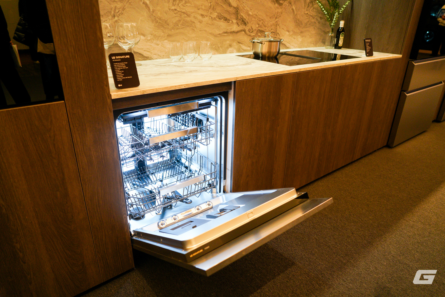 Tham quan một v&ograve;ng c&aacute;c sản phẩm LG SIGNATURE tại InnoFest 2026: Kh&ocirc;ng chỉ đẹp, tiện, sang m&agrave; c&ograve;n &ldquo;hiểu&rdquo; bạn- Ảnh 12.