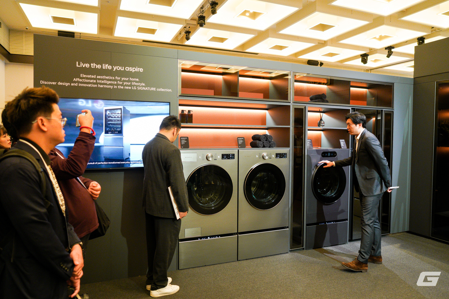 Tham quan một v&ograve;ng c&aacute;c sản phẩm LG SIGNATURE tại InnoFest 2026: Kh&ocirc;ng chỉ đẹp, tiện, sang m&agrave; c&ograve;n &ldquo;hiểu&rdquo; bạn- Ảnh 9.