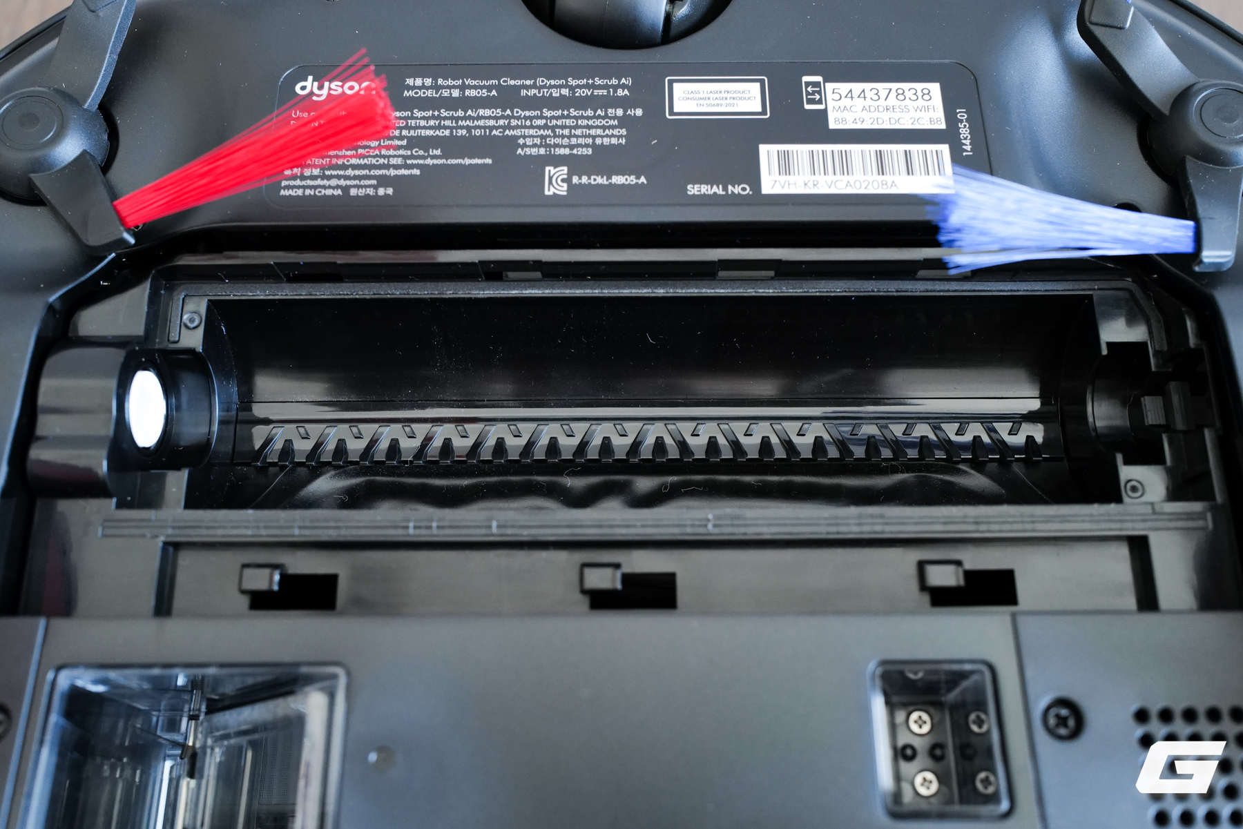 Đ&acirc;y l&agrave; robot h&uacute;t bụi lau nh&agrave; AI 35 triệu của Dyson: 3 th&ugrave;ng chứa, 2 chổi, 1 con lăn, 0 chi ph&iacute; t&uacute;i r&aacute;c- Ảnh 8.