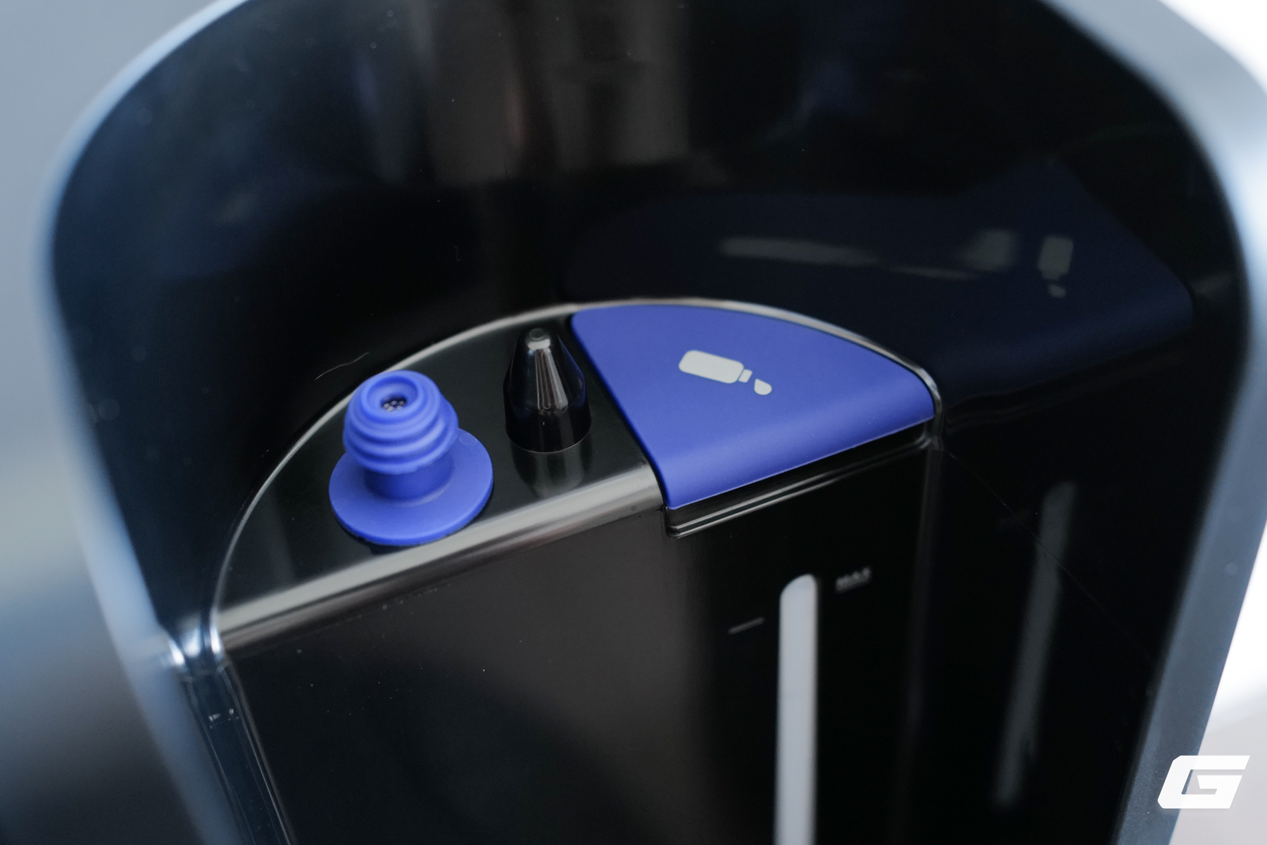 Đ&acirc;y l&agrave; robot h&uacute;t bụi lau nh&agrave; AI 35 triệu của Dyson: 3 th&ugrave;ng chứa, 2 chổi, 1 con lăn, 0 chi ph&iacute; t&uacute;i r&aacute;c- Ảnh 34.