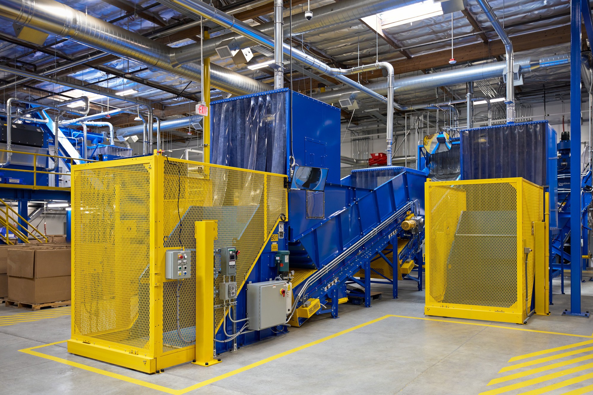 Microsoft l&agrave;m điều tệ nhất ngay thời điểm xấu nhất, đứng nh&igrave;n Apple d&ugrave;ng... r&aacute;c để định đoạt cuộc chơi - Ảnh 6.