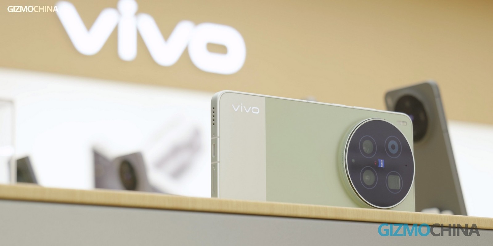 vivo X300 Ultra ra mắt: Camera ch&iacute;nh n&acirc;ng cấp nhẹ, nhưng c&oacute; một vấn đề khiến người d&ugrave;ng băn khoăn - Ảnh 1.