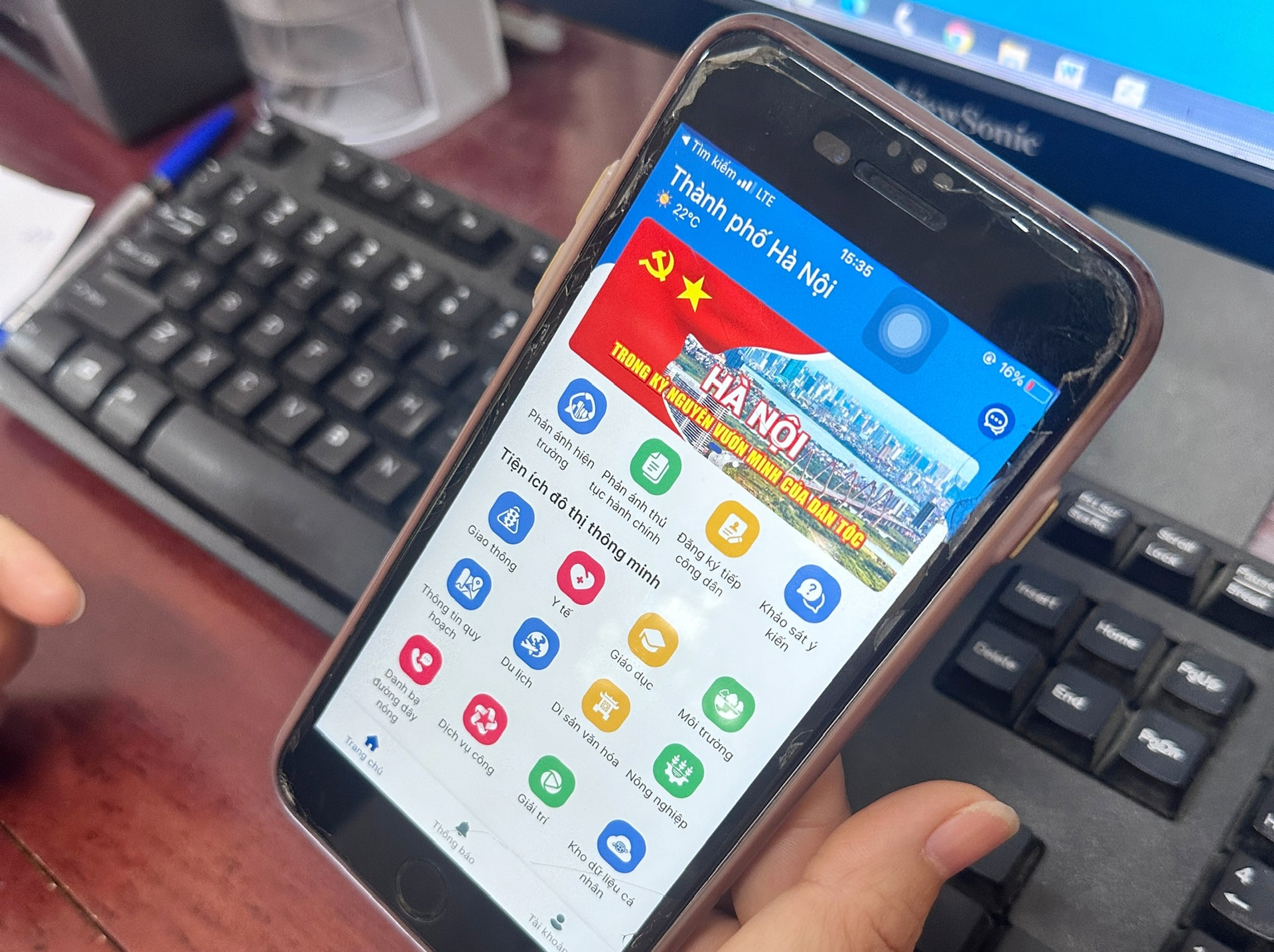 Một ứng dụng smartphone đang thay đổi c&aacute;ch người d&acirc;n H&agrave; Nội kết nối với ch&iacute;nh quyền như thế n&agrave;o? - Ảnh 2.