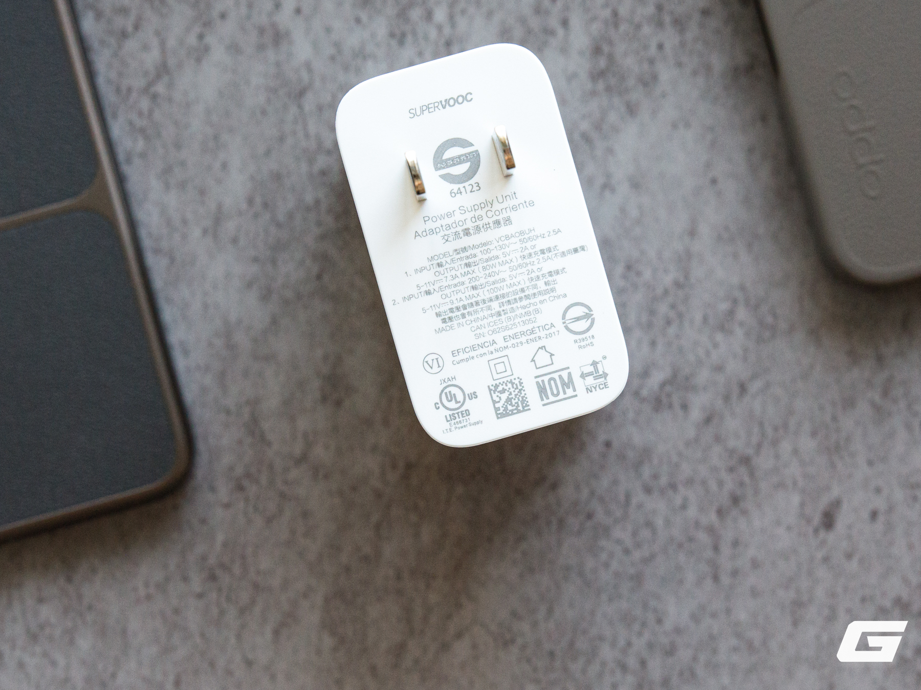 Mở hộp OPPO Find X9 Ultra bằng m&aacute;y ảnh Hasselblad - Ảnh 4.