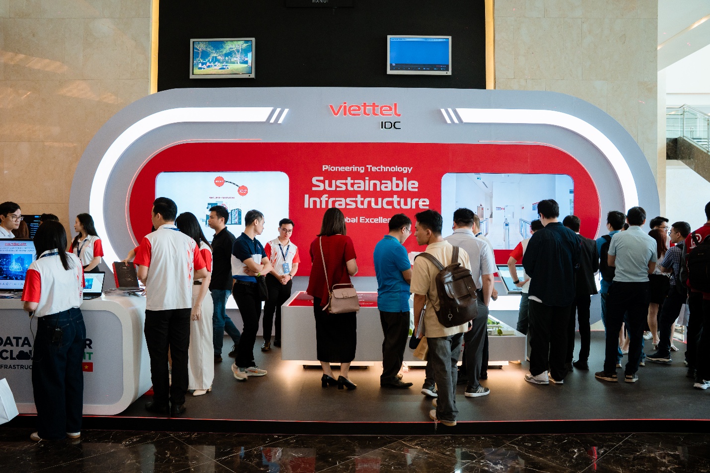  Không nhìn AI một cách riêng lẻ mà nhìn theo một chuỗi hạ tầng liên thông - Ảnh 1.