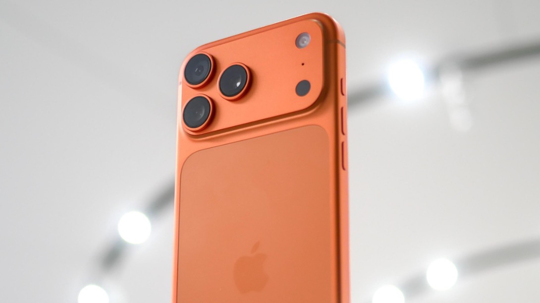 Màu Cam vũ trụ của iPhone 17 Pro Max đã xuất hiện trên toàn vũ trụ Android - Ảnh 2.